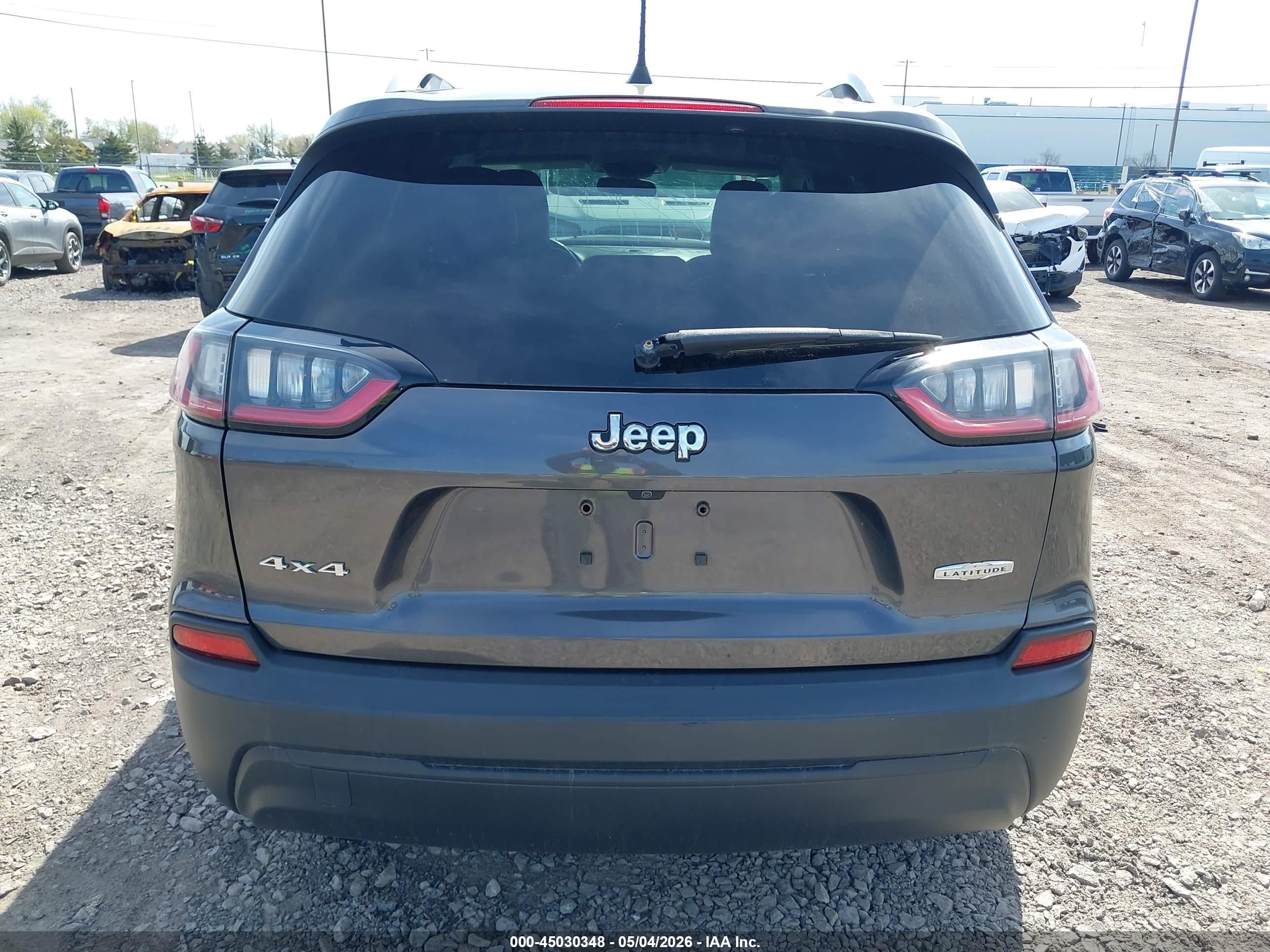 2019 Jeep Cherokee Latitude Plus 4x4 Gray vin: 1C4PJMLBXKD195018