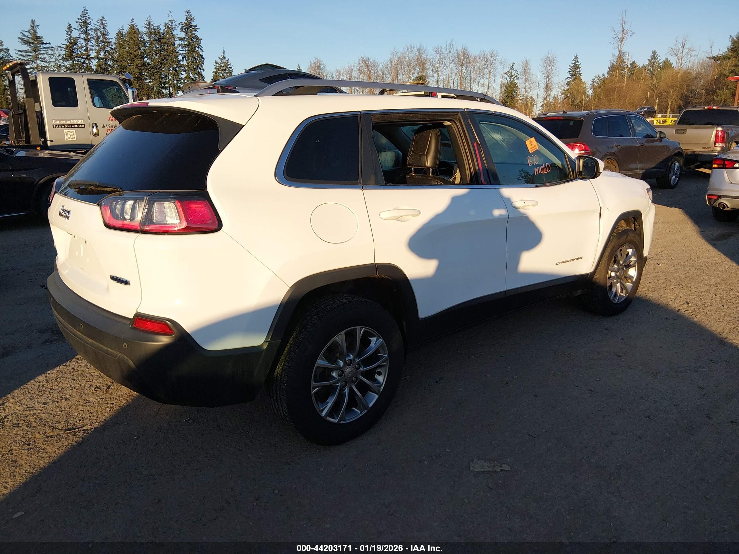 2019 Jeep Cherokee Latitude Plus 4x4 Белый vin: 1C4PJMLBXKD271689