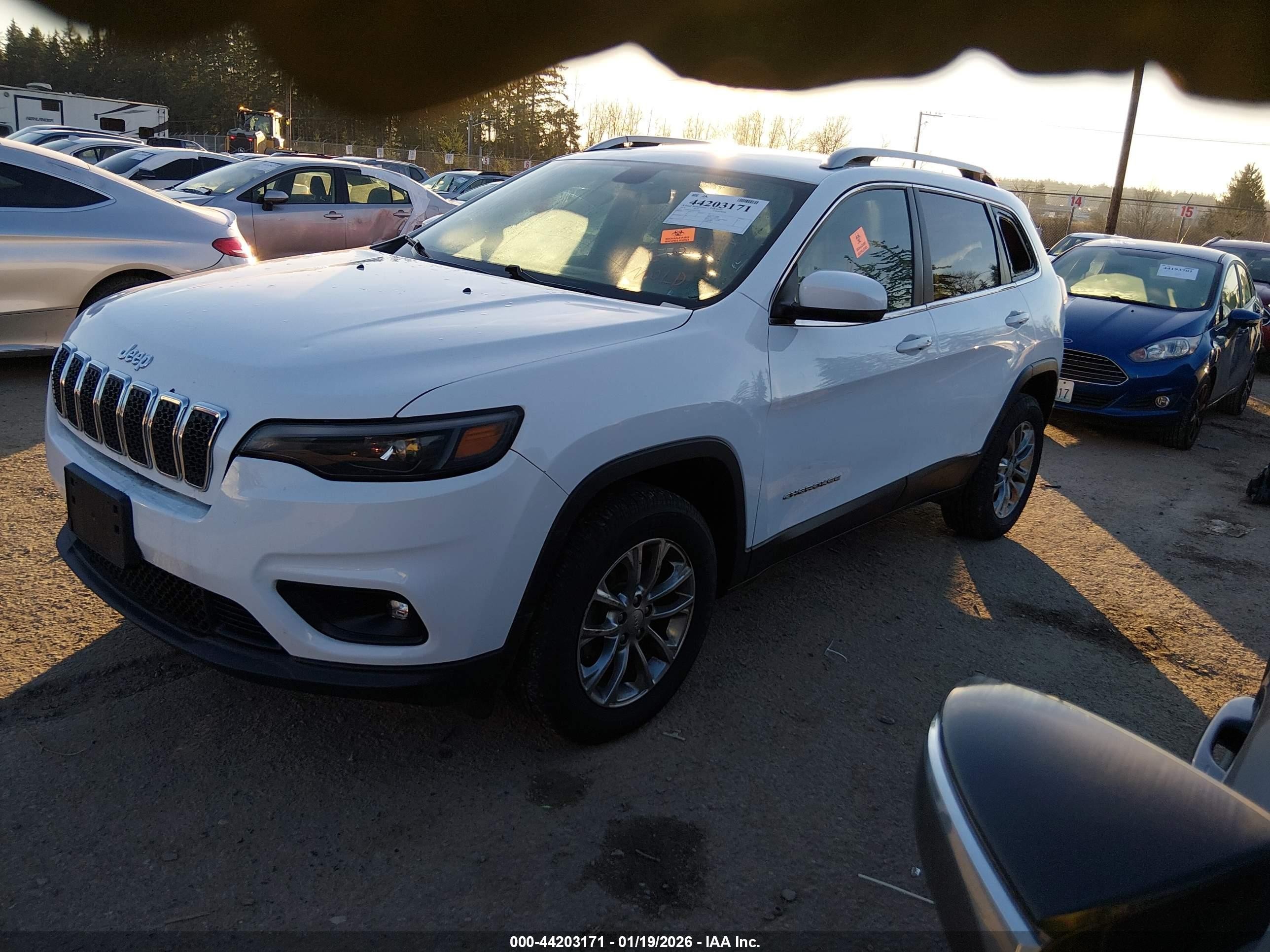 2019 Jeep Cherokee Latitude Plus 4x4 Белый vin: 1C4PJMLBXKD271689