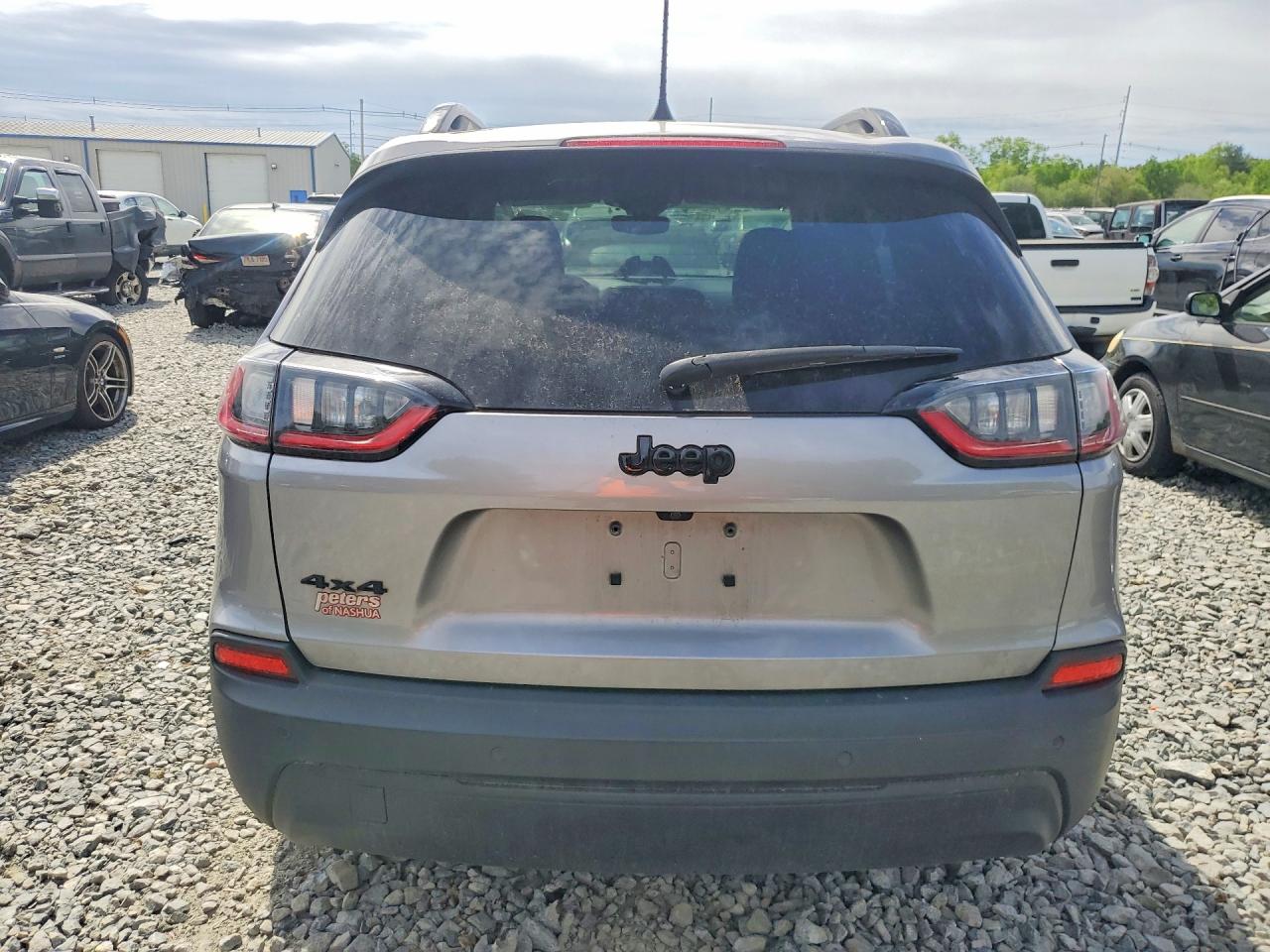 2021 Jeep Cherokee Latitude Plus Silver vin: 1C4PJMLBXMD142404