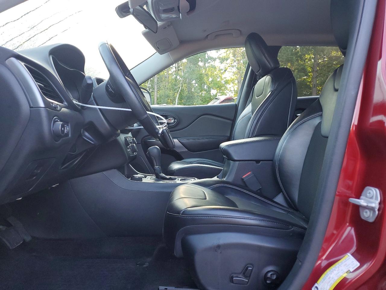2019 Jeep Cherokee Latitude Plus Red vin: 1C4PJMLN2KD224490