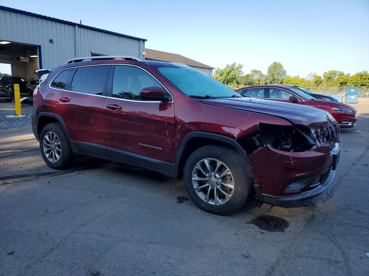 2019 Jeep Cherokee Latitude Plus Red vin: 1C4PJMLN2KD224490