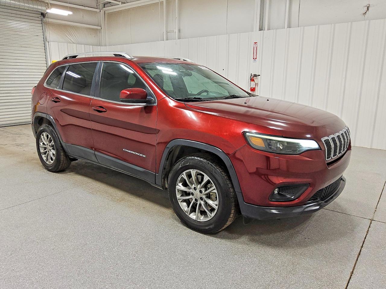 2019 Jeep Cherokee Latitude Plus Red vin: 1C4PJMLN3KD224384