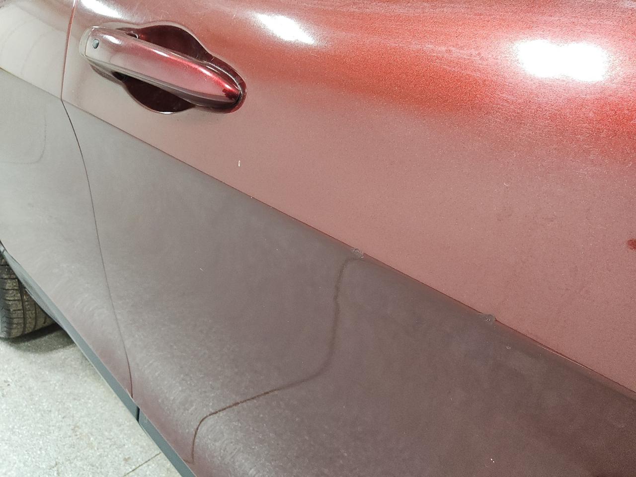 2019 Jeep Cherokee Latitude Plus Red vin: 1C4PJMLN3KD224384 Damage: Right Front Door, Dent(S) W/ Paint Dmg, 1/2 To 1 Inch