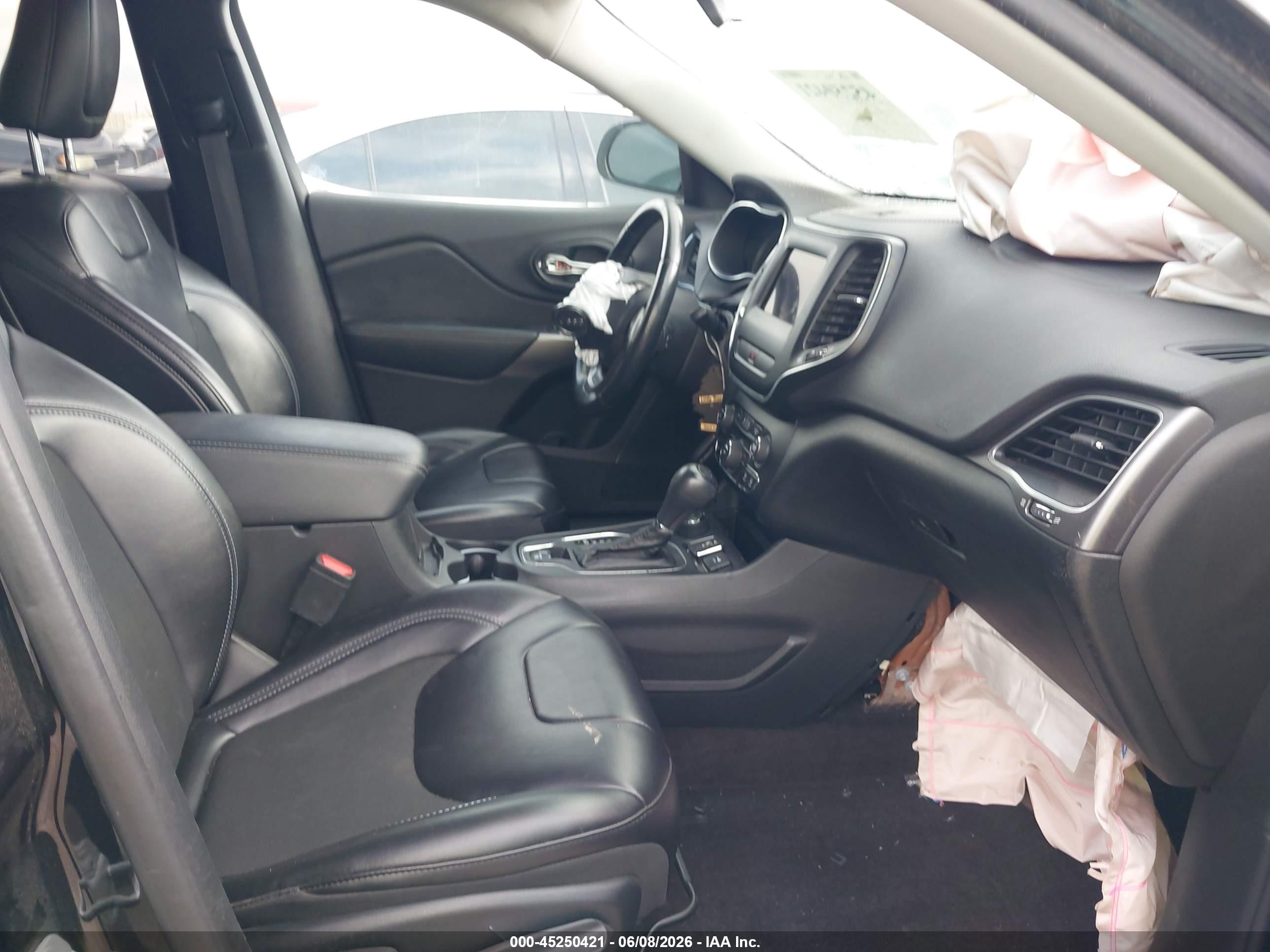 2019 Jeep Cherokee Latitude Plus 4x4 Black vin: 1C4PJMLN9KD212014