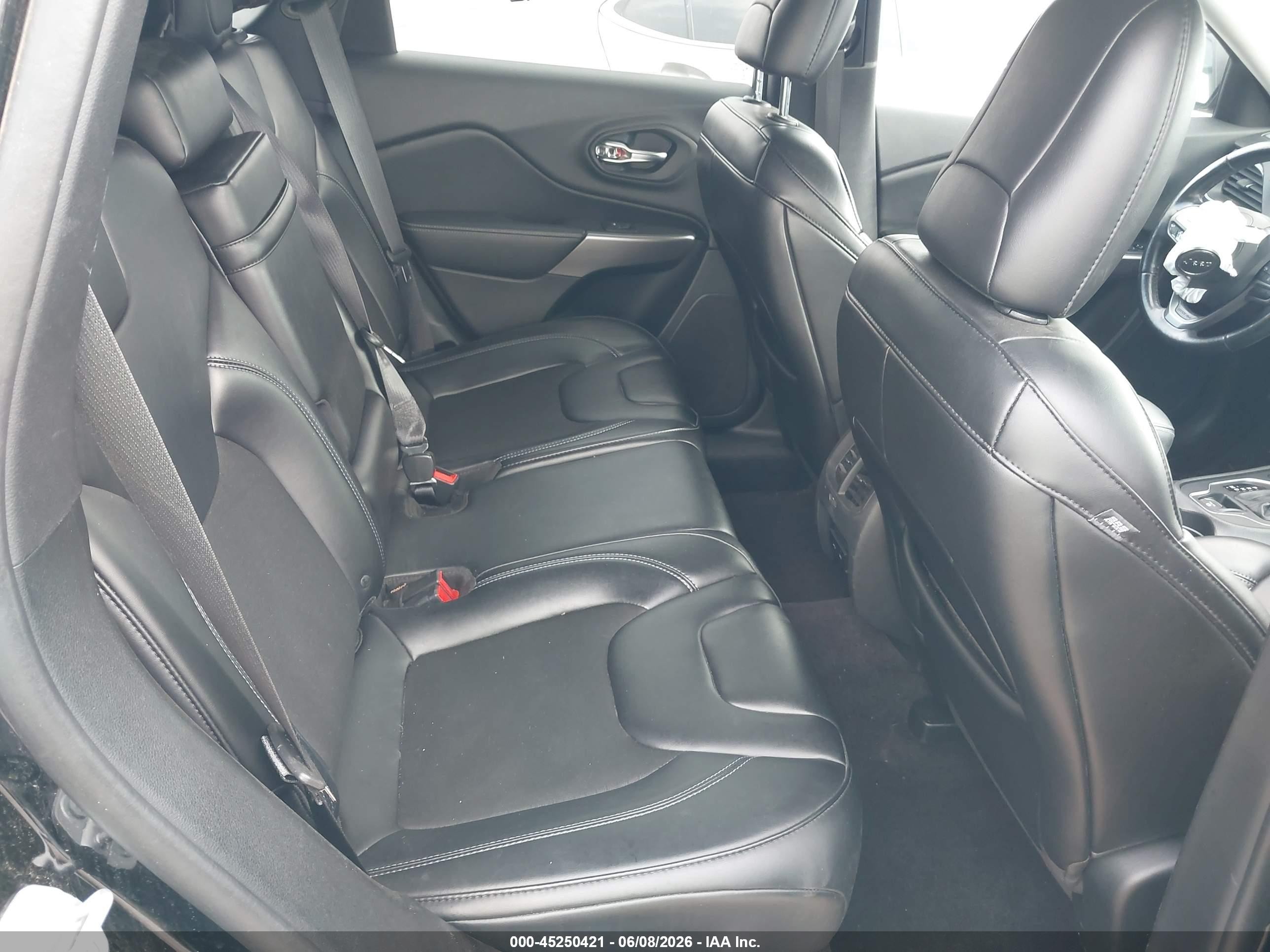 2019 Jeep Cherokee Latitude Plus 4x4 Black vin: 1C4PJMLN9KD212014