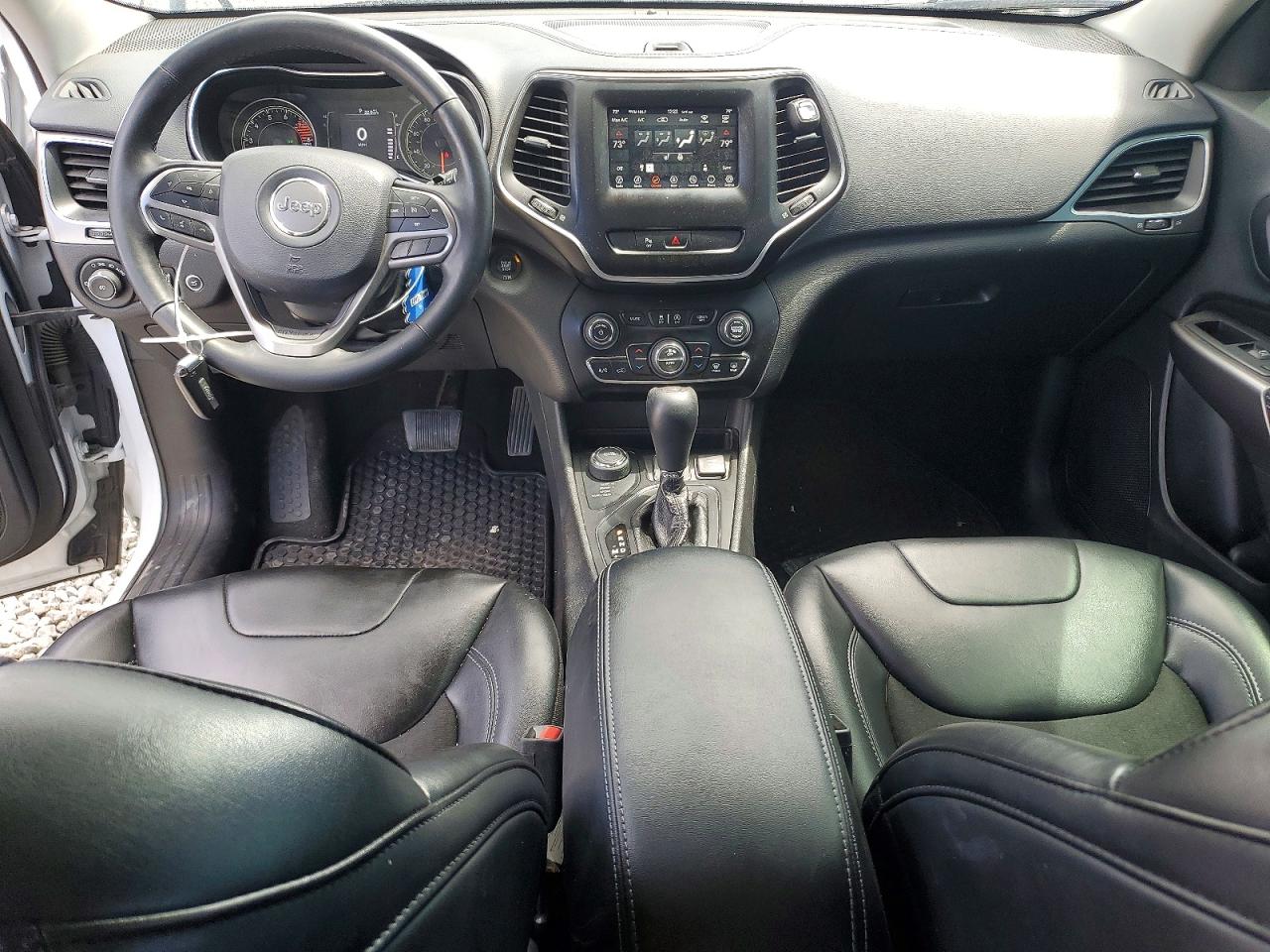 2019 Jeep Cherokee Latitude Plus White vin: 1C4PJMLX6KD271314