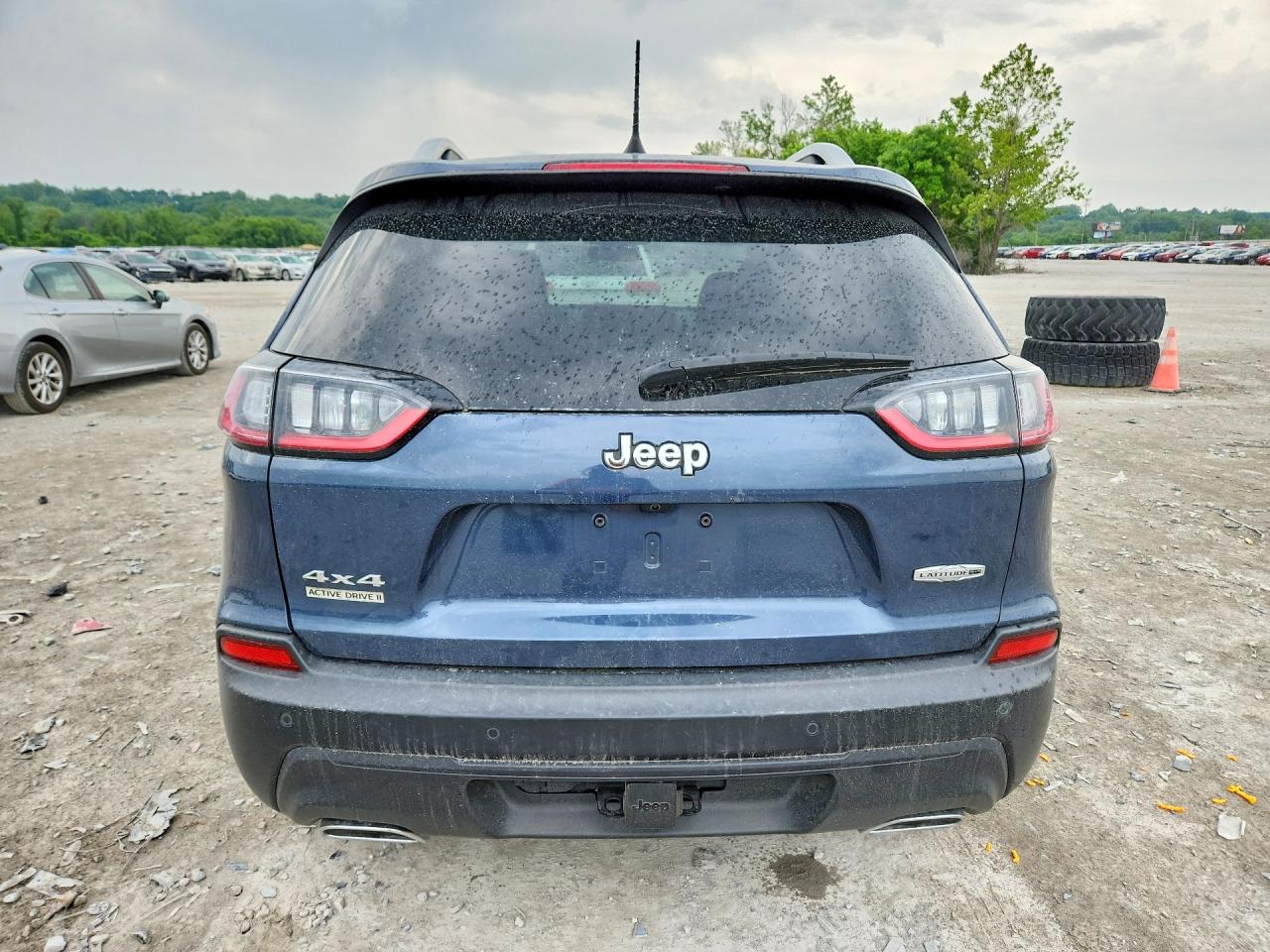 2019 Jeep Cherokee Latitude Plus Blue vin: 1C4PJMLX7KD462935
