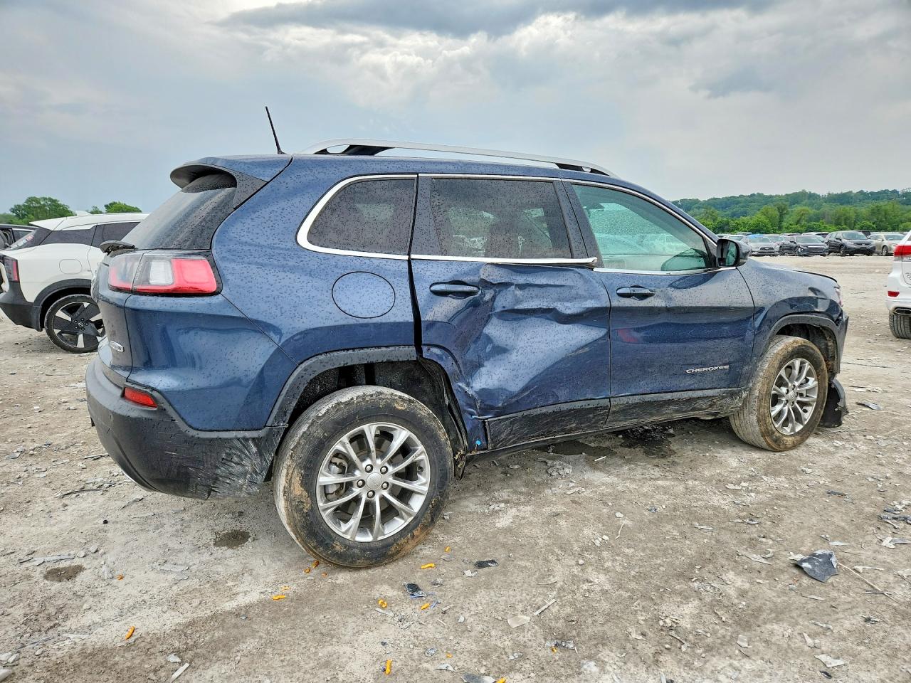 2019 Jeep Cherokee Latitude Plus Blue vin: 1C4PJMLX7KD462935