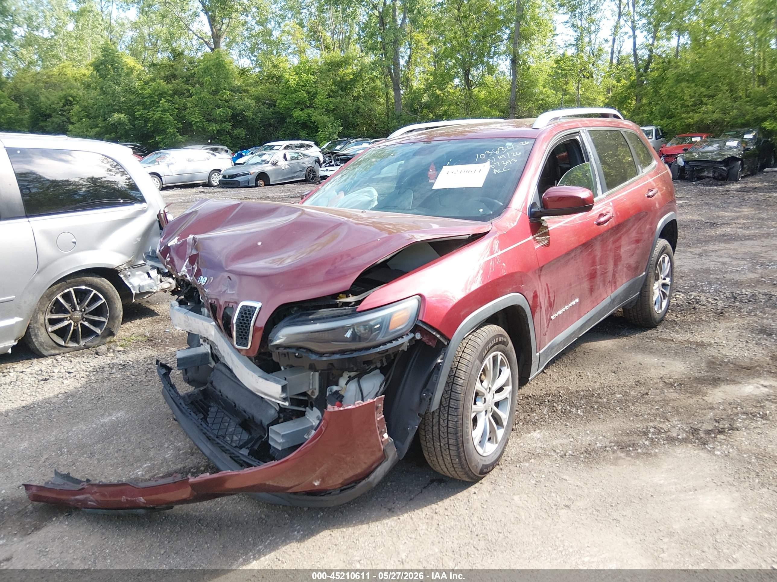 2019 Jeep Cherokee Latitude Plus 4x4 Maroon vin: 1C4PJMLX9KD107393