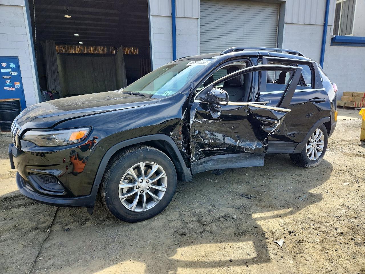 2022 Jeep Cherokee Latitude Lux Black vin: 1C4PJMMX1ND507015