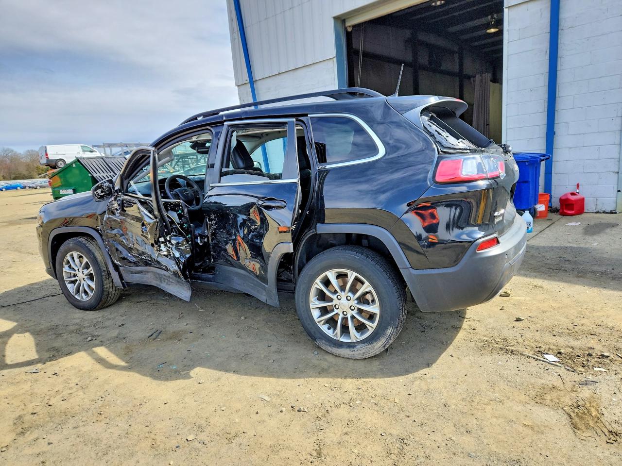 2022 Jeep Cherokee Latitude Lux Black vin: 1C4PJMMX1ND507015
