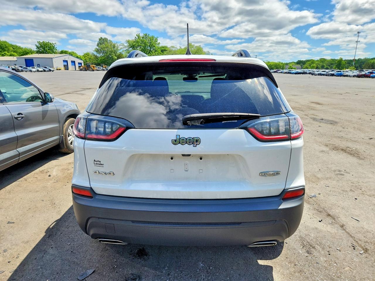 2022 Jeep Cherokee Latitude Lux White vin: 1C4PJMMX5ND510869