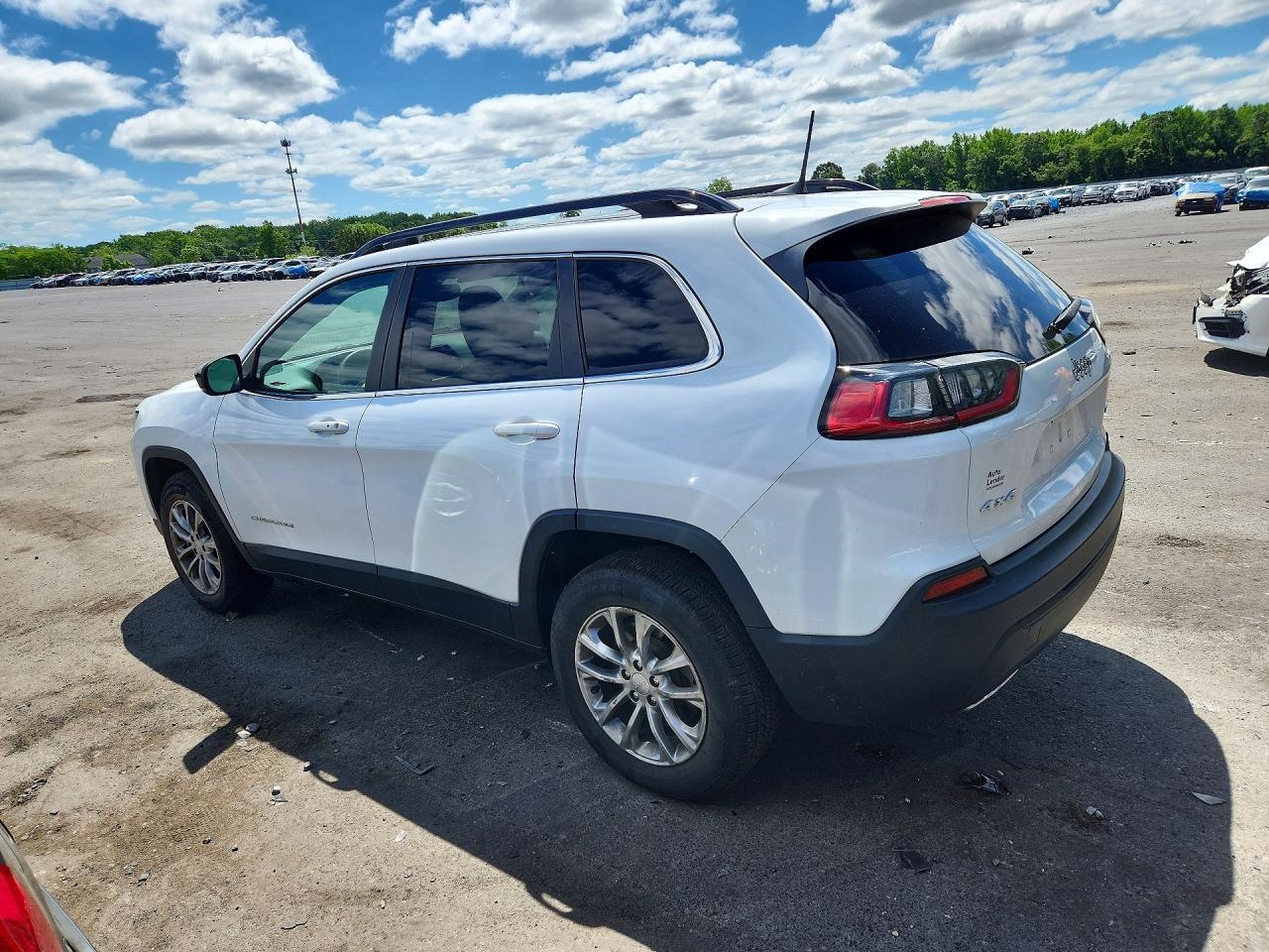2022 Jeep Cherokee Latitude Lux White vin: 1C4PJMMX5ND510869