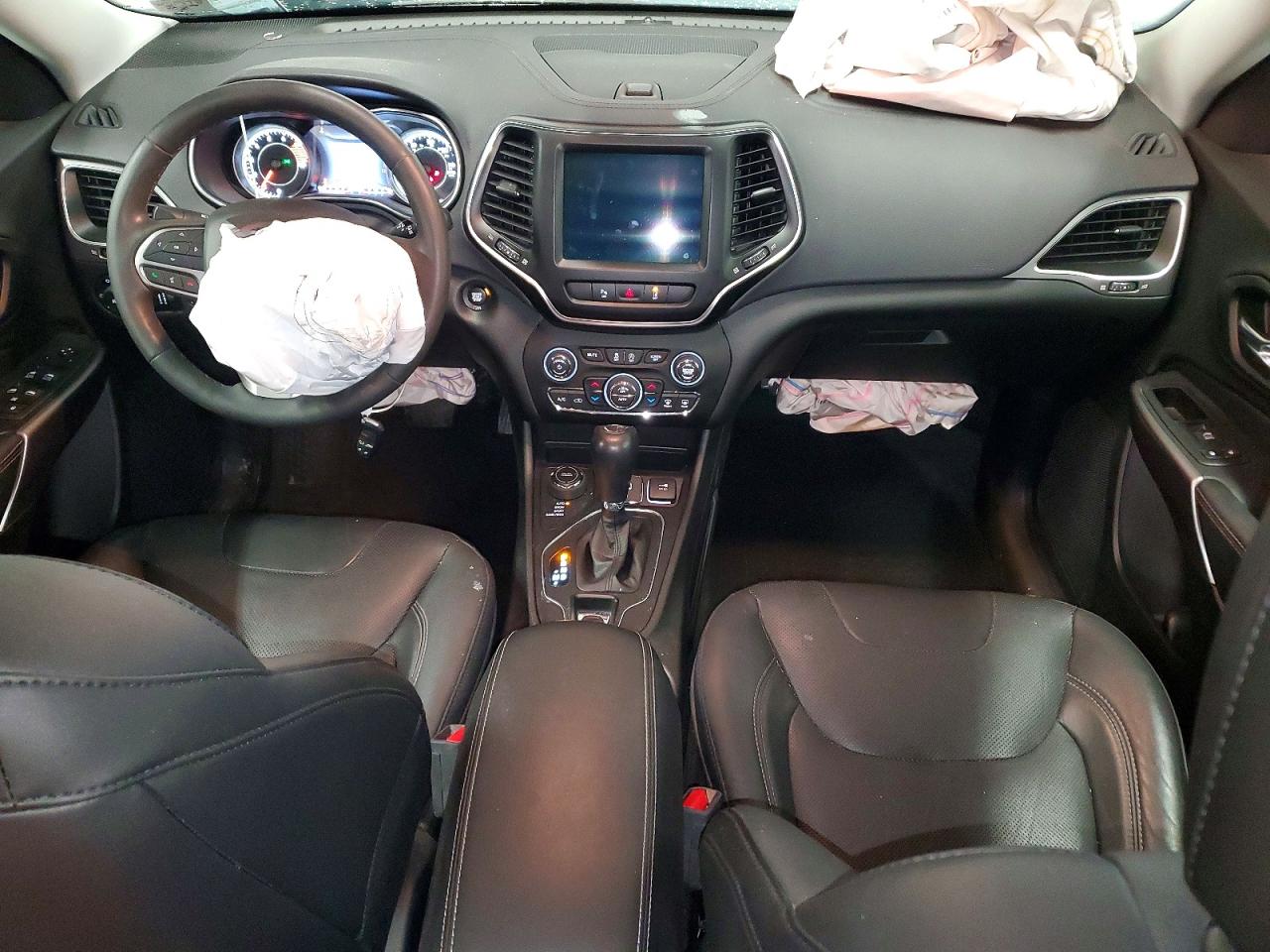 2021 Jeep Cherokee Latitude Lux Белый vin: 1C4PJMMX6MD235236
