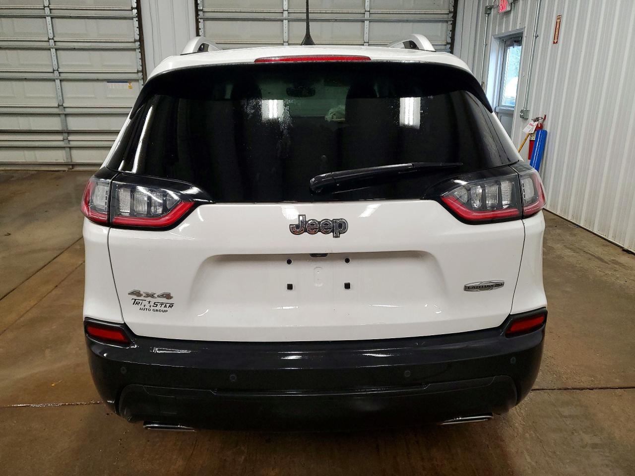 2021 Jeep Cherokee Latitude Lux Белый vin: 1C4PJMMX6MD235236