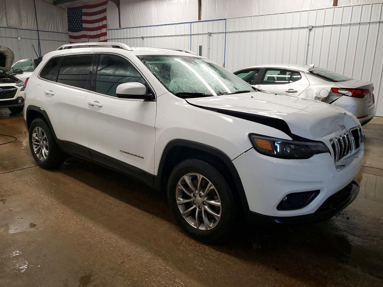 2021 Jeep Cherokee Latitude Lux Белый vin: 1C4PJMMX6MD235236