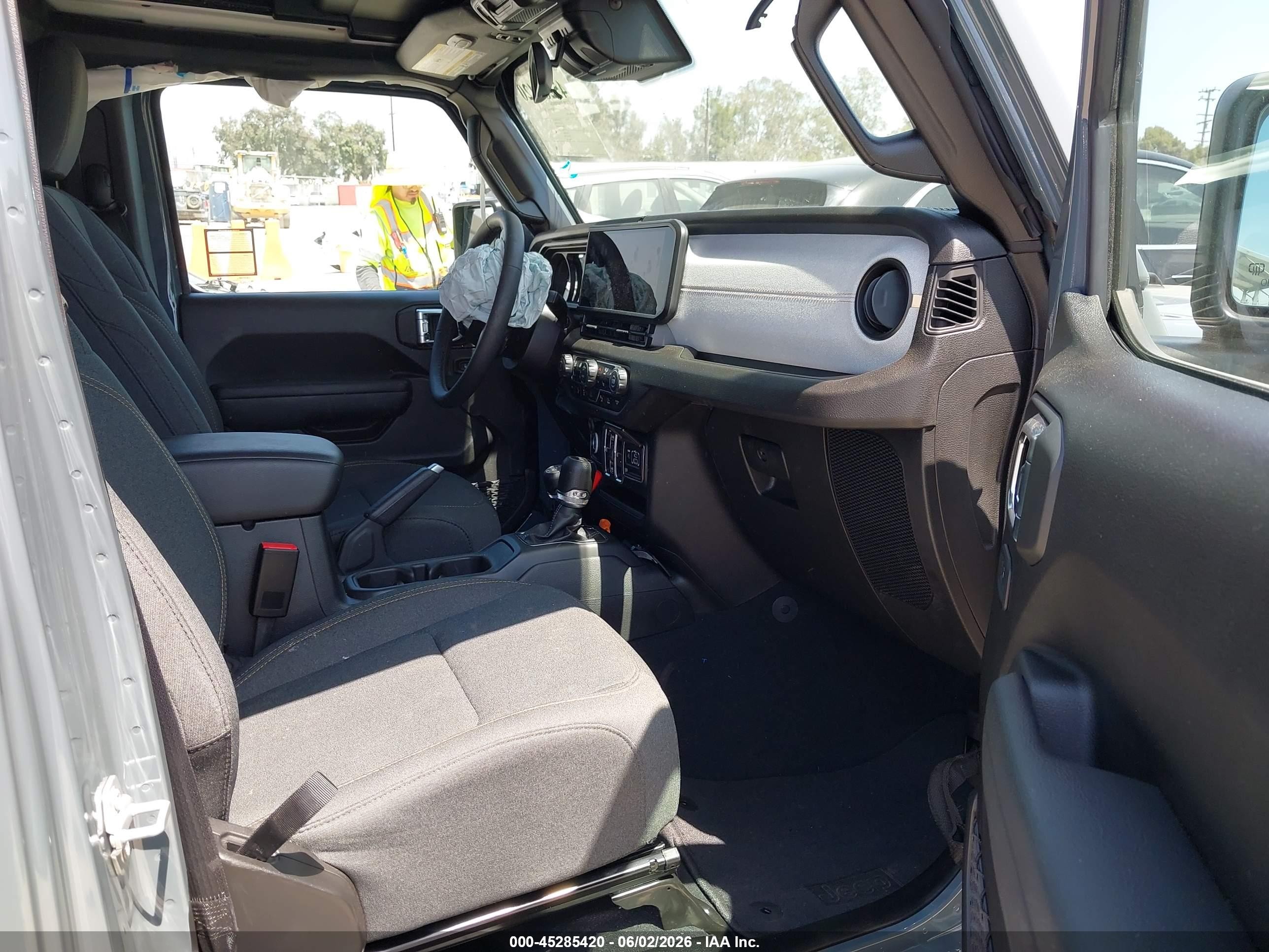 2025 Jeep Wrangler 4-door Summit 4x4 Gray vin: 1C4PJXDG3SW659962