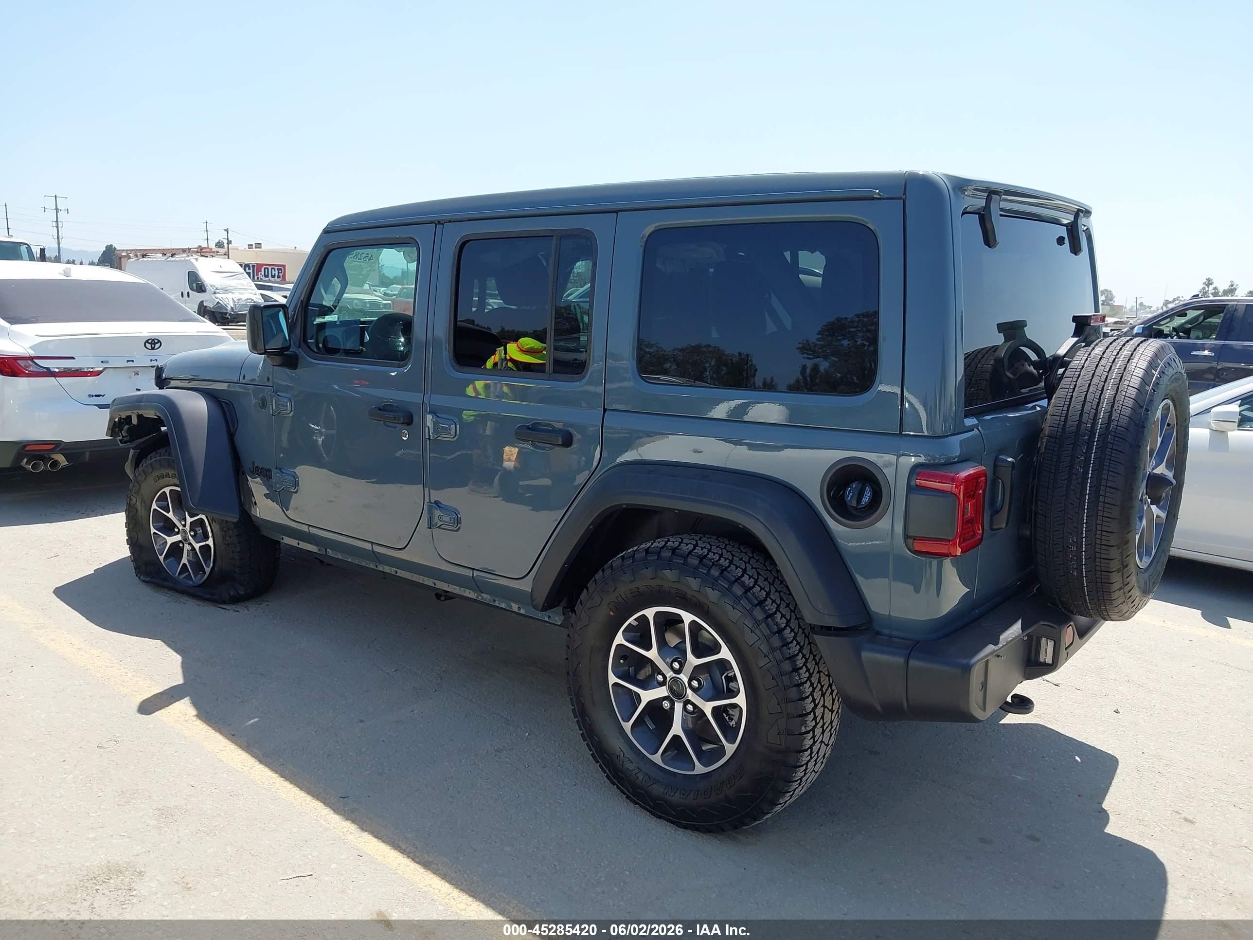 2025 Jeep Wrangler 4-door Summit 4x4 Gray vin: 1C4PJXDG3SW659962
