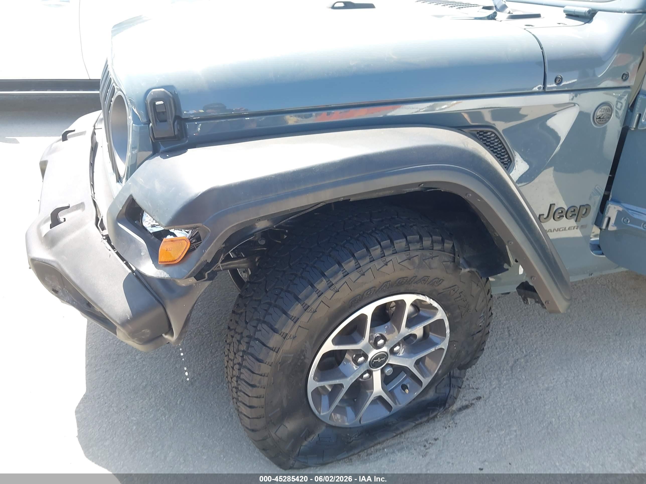 2025 Jeep Wrangler 4-door Summit 4x4 Gray vin: 1C4PJXDG3SW659962