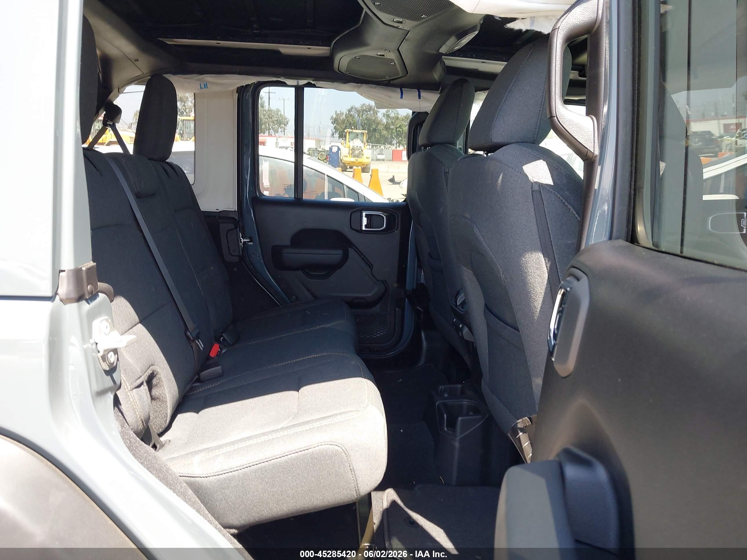 2025 Jeep Wrangler 4-door Summit 4x4 Gray vin: 1C4PJXDG3SW659962