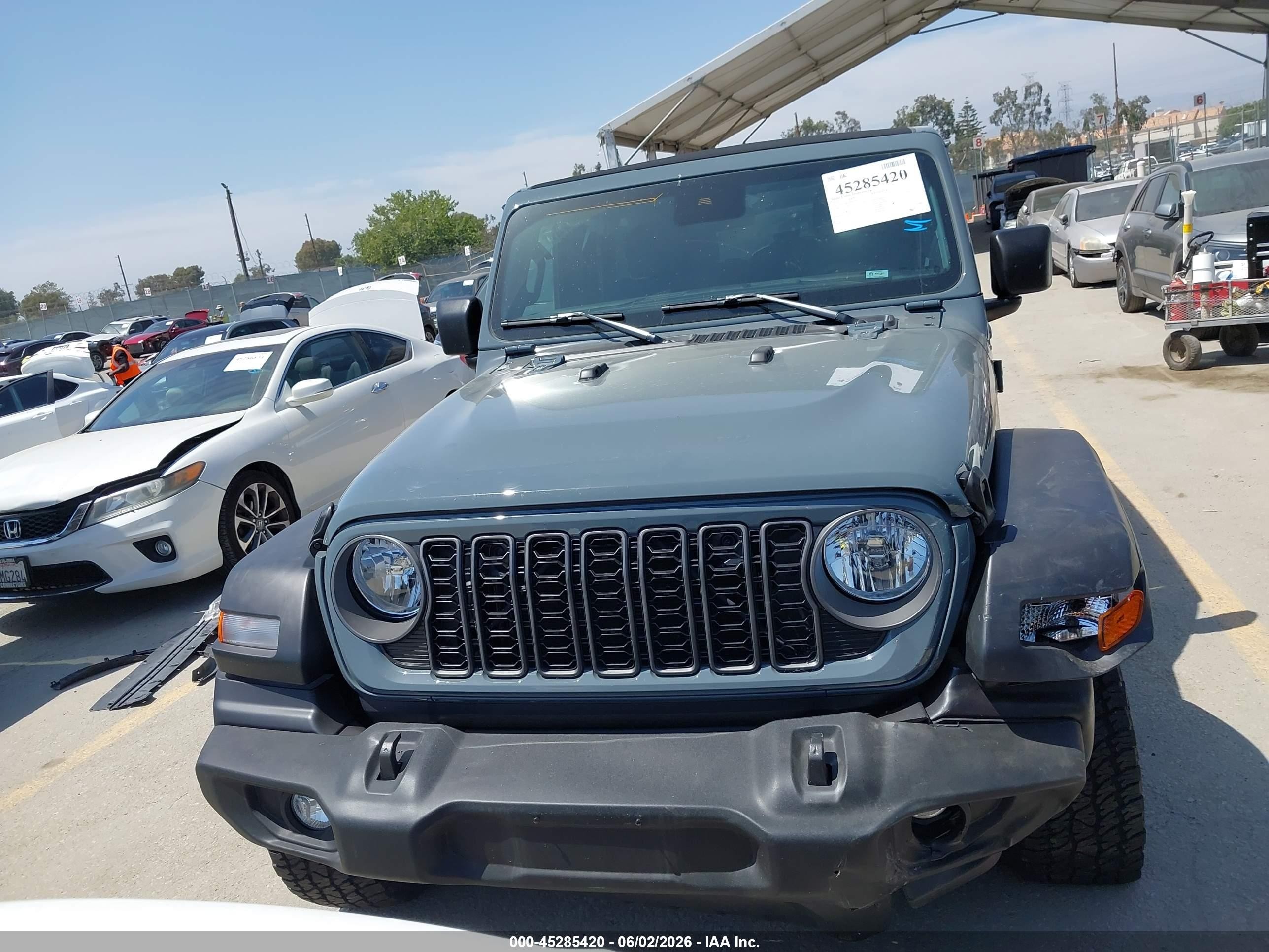 2025 Jeep Wrangler 4-door Summit 4x4 Gray vin: 1C4PJXDG3SW659962