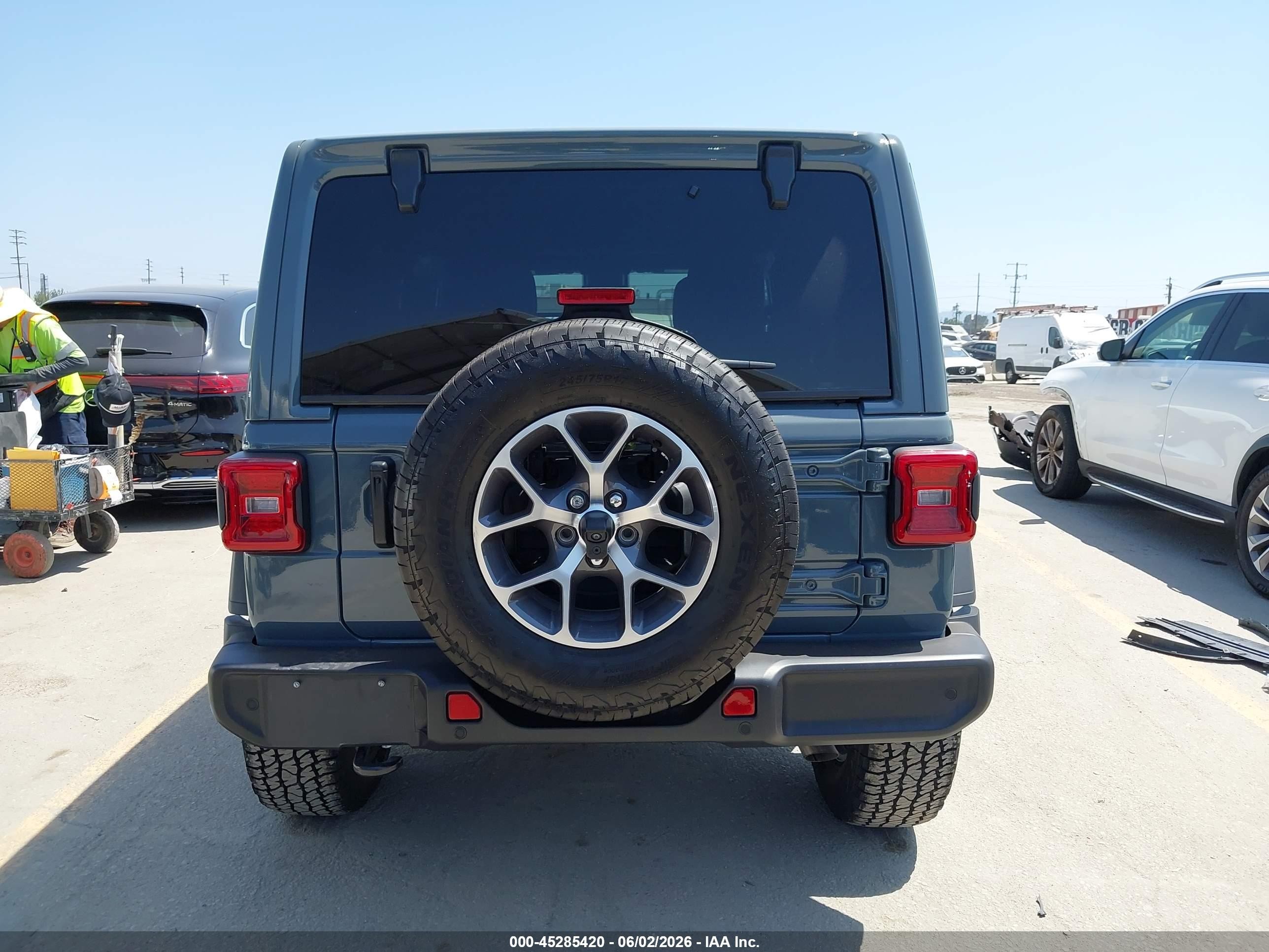 2025 Jeep Wrangler 4-door Summit 4x4 Gray vin: 1C4PJXDG3SW659962