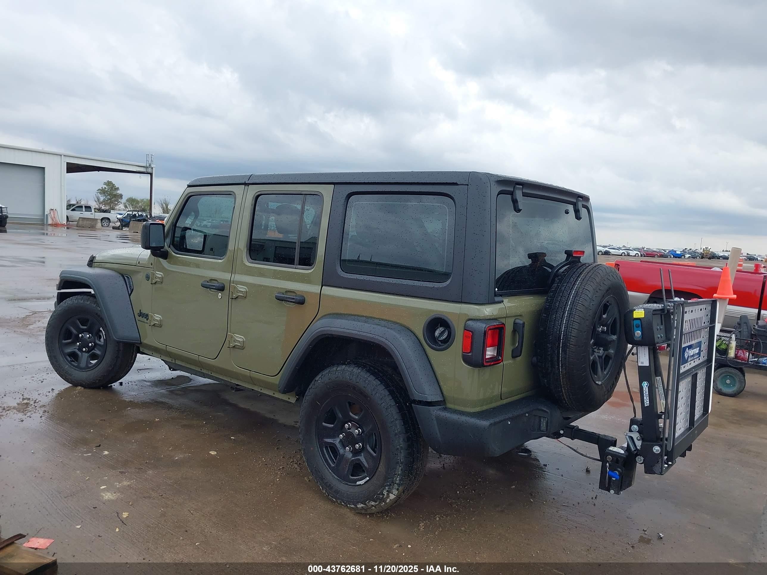 2025 Jeep Wrangler 4-door Sport 4x4 Зеленый vin: 1C4PJXDN2SW620942
