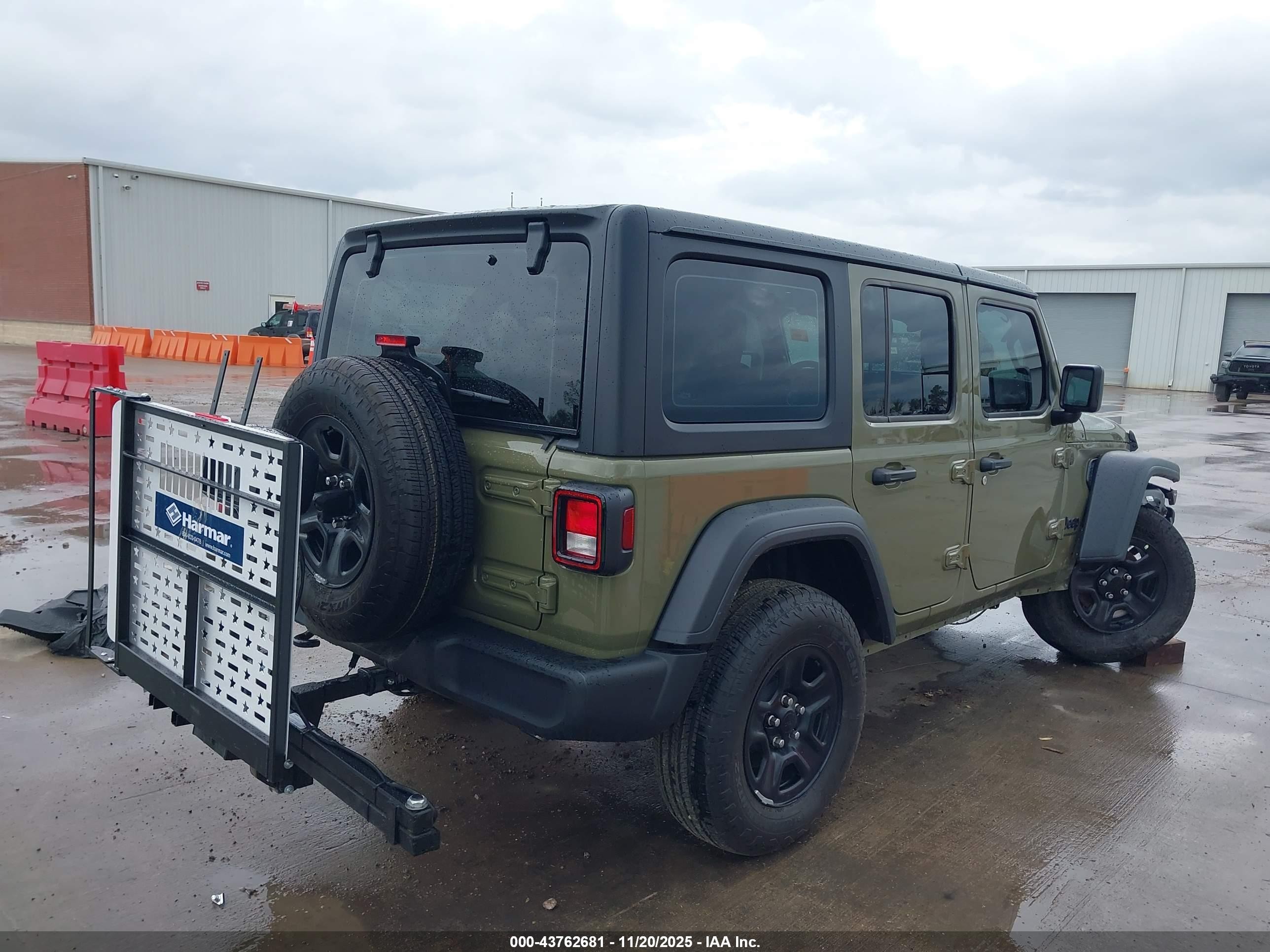 2025 Jeep Wrangler 4-door Sport 4x4 Зеленый vin: 1C4PJXDN2SW620942