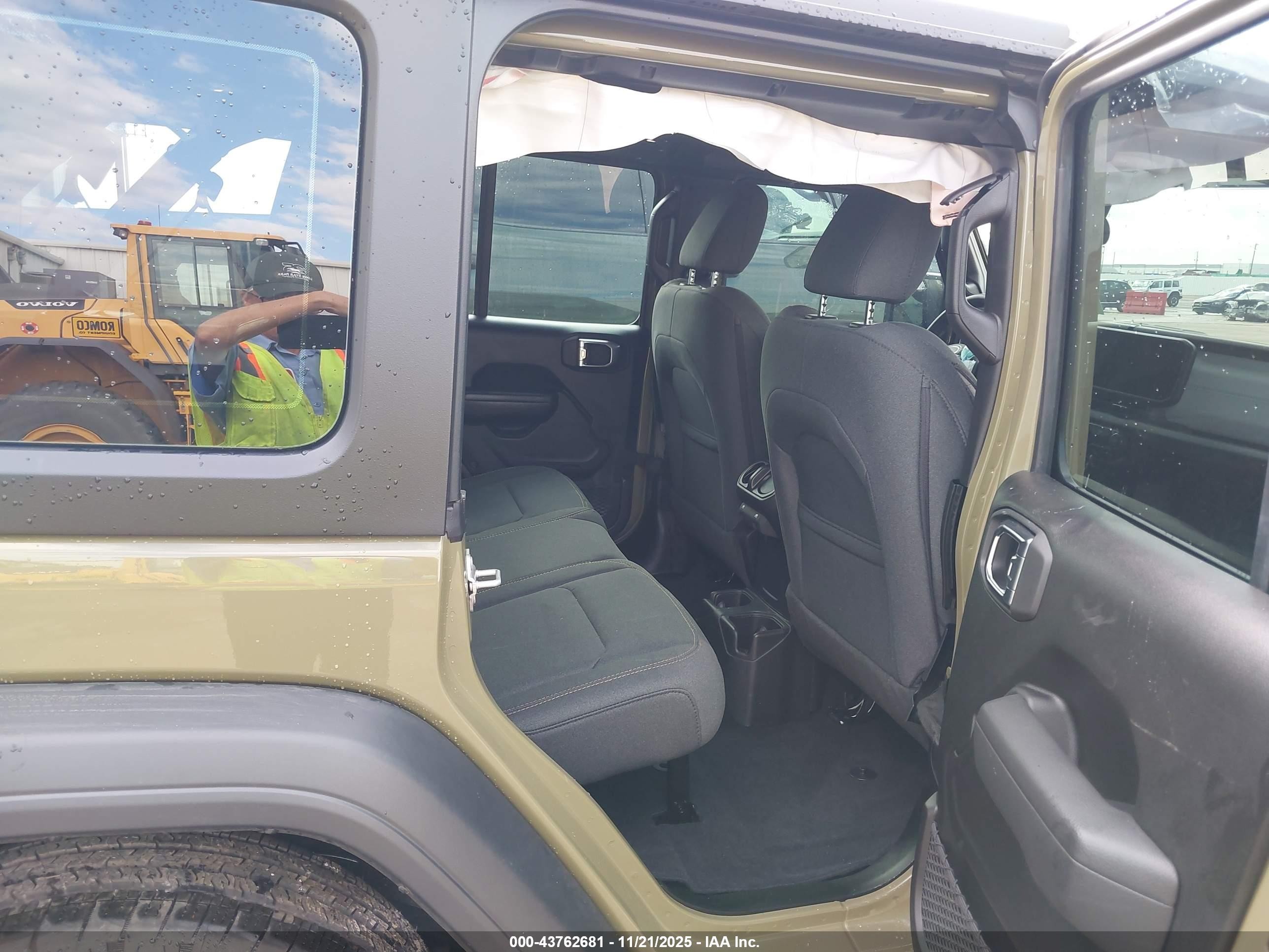 2025 Jeep Wrangler 4-door Sport 4x4 Зеленый vin: 1C4PJXDN2SW620942