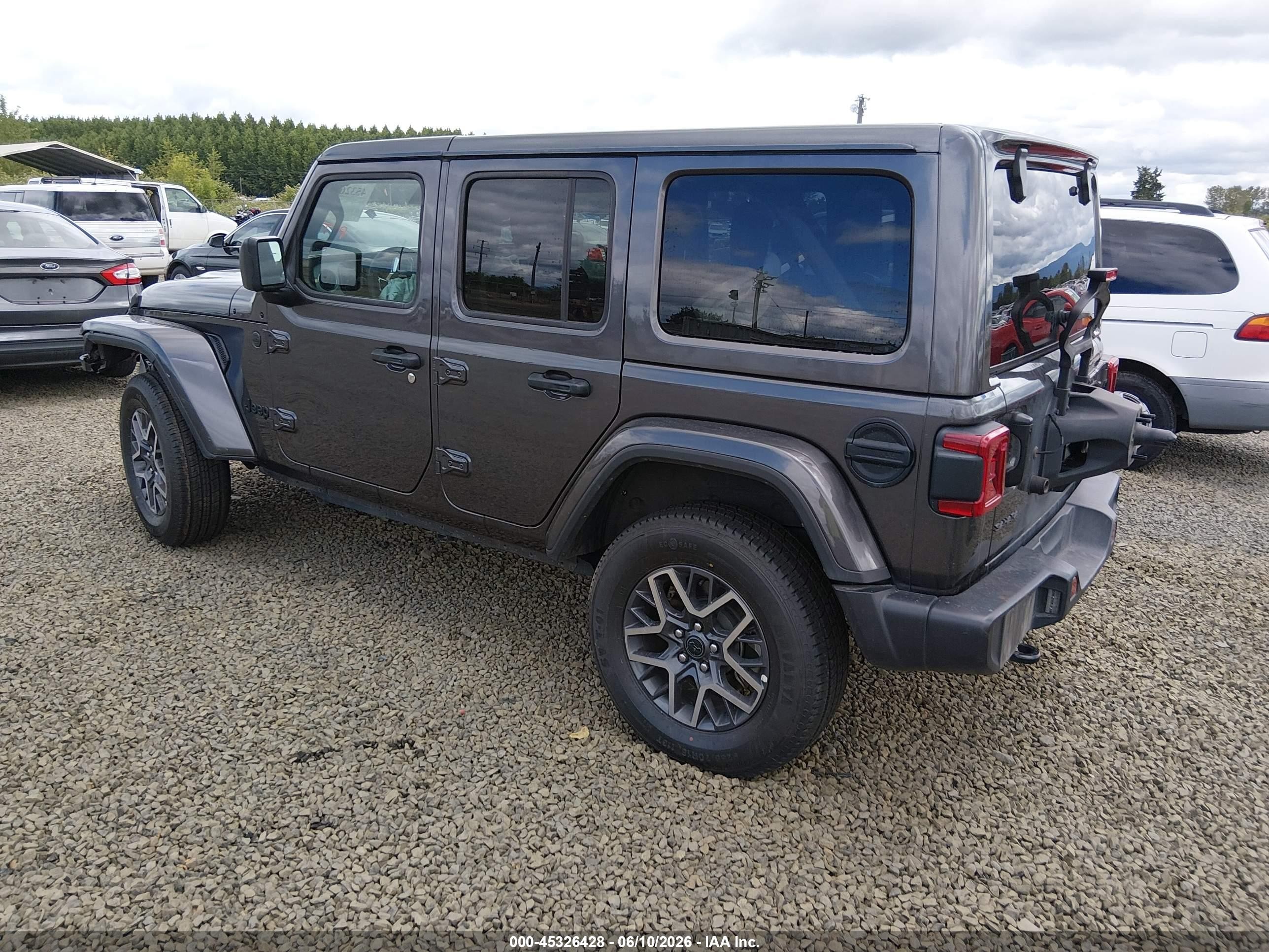 2025 Jeep Wrangler 4-door Sahara 4x4 Серый vin: 1C4PJXEN0SW597711