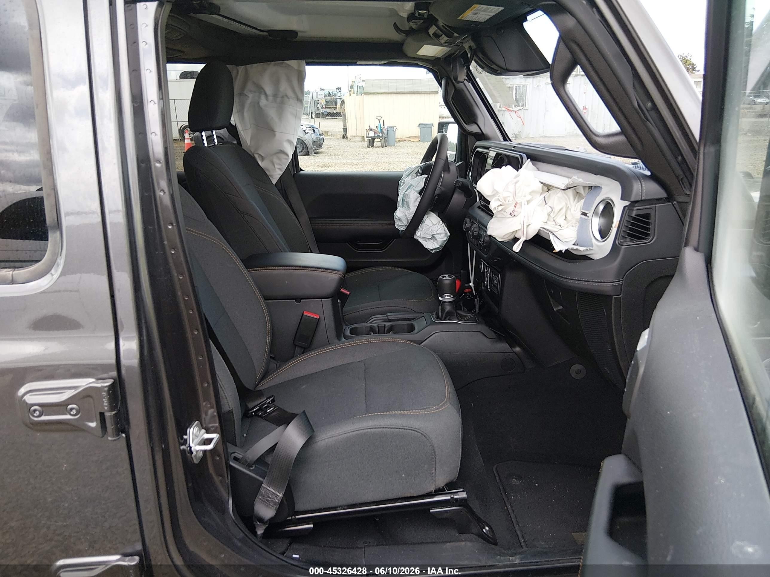 2025 Jeep Wrangler 4-door Sahara 4x4 Серый vin: 1C4PJXEN0SW597711