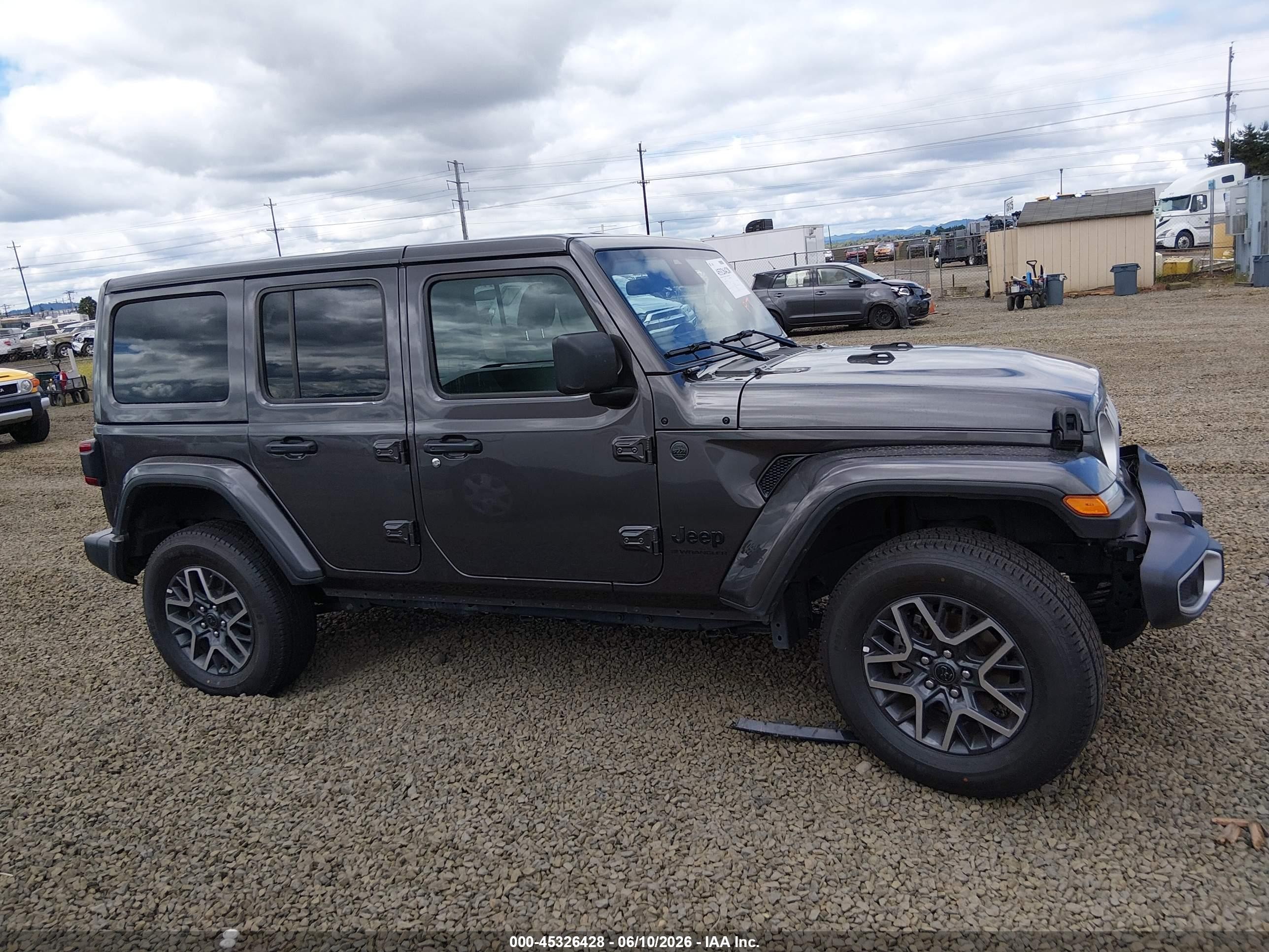 2025 Jeep Wrangler 4-door Sahara 4x4 Серый vin: 1C4PJXEN0SW597711
