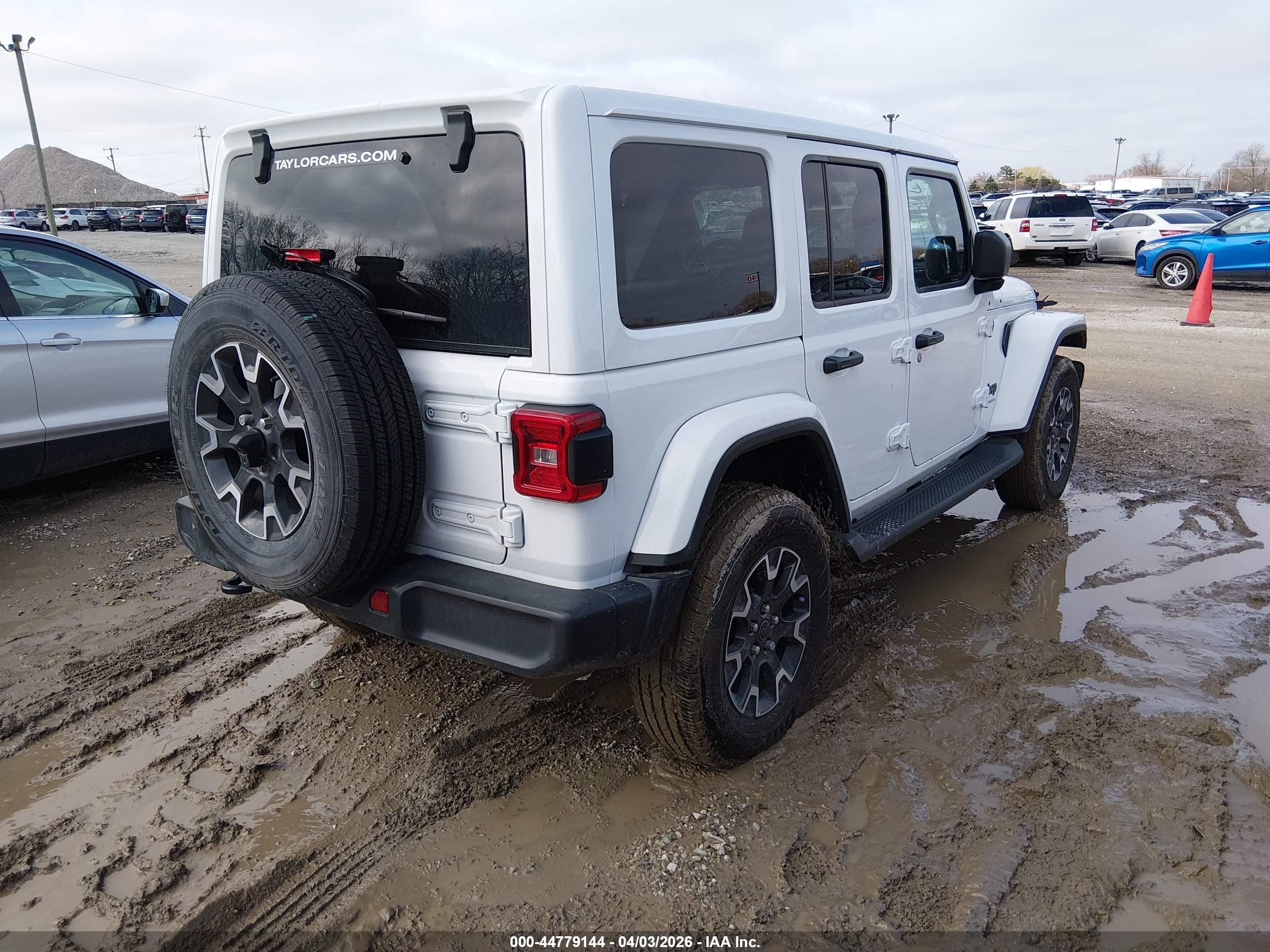 2025 Jeep Wrangler 4-door Sahara 4x4 White vin: 1C4PJXEN2SW636573