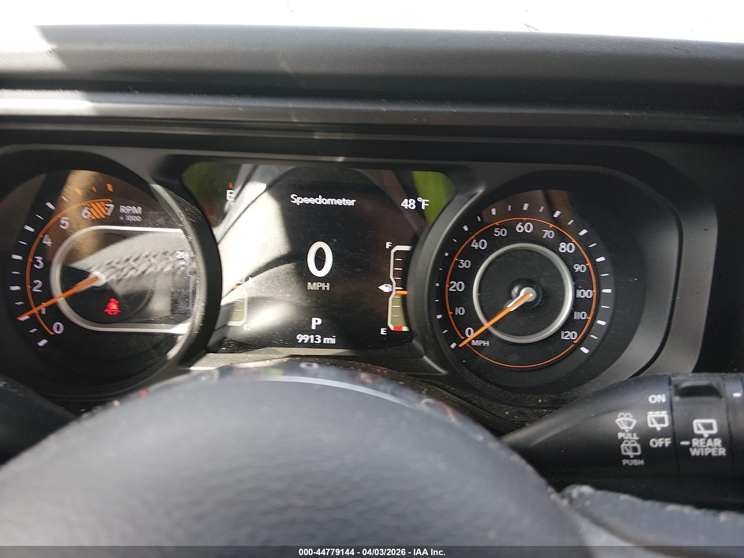 2025 Jeep Wrangler 4-door Sahara 4x4 White vin: 1C4PJXEN2SW636573