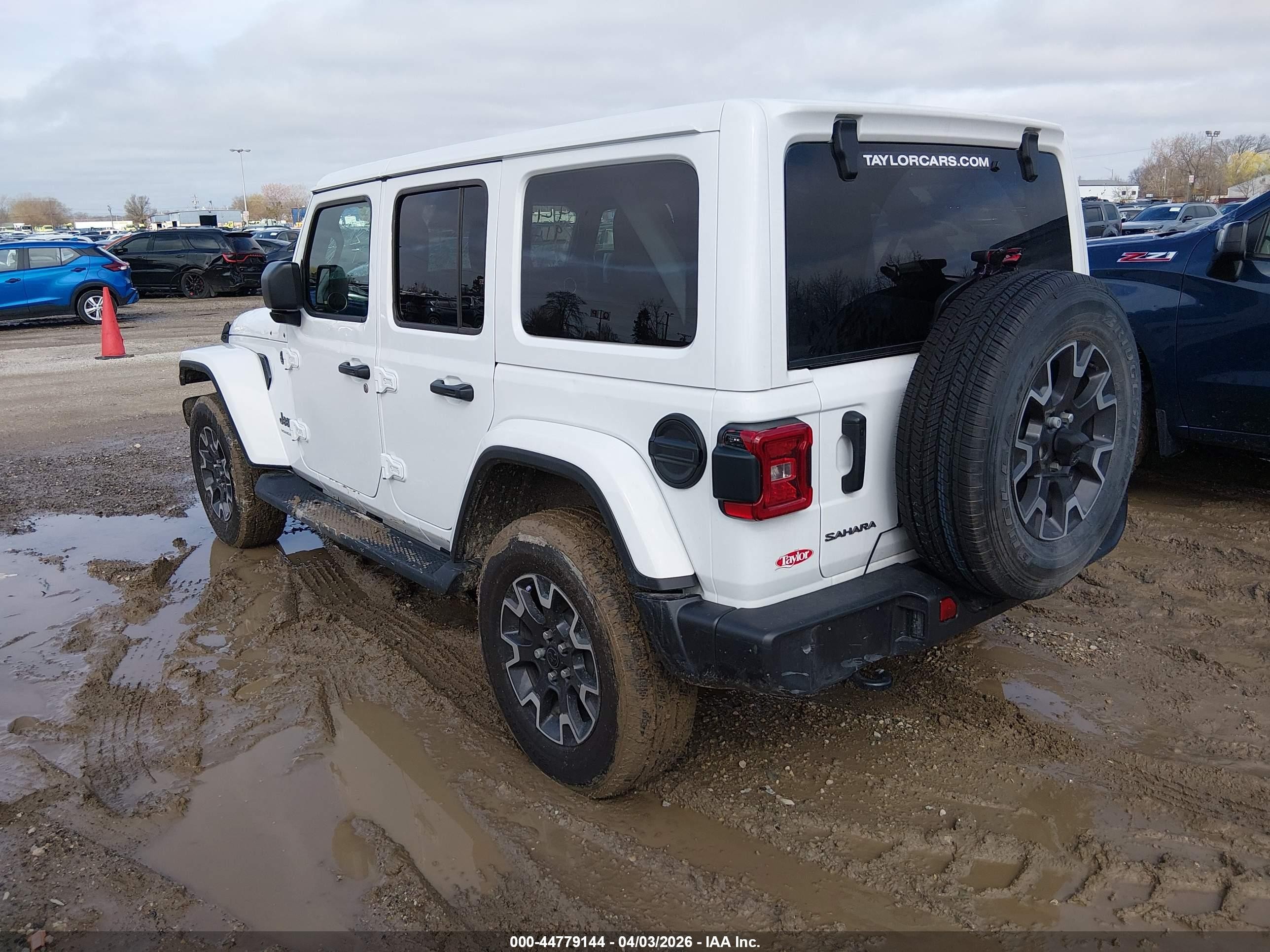 2025 Jeep Wrangler 4-door Sahara 4x4 White vin: 1C4PJXEN2SW636573