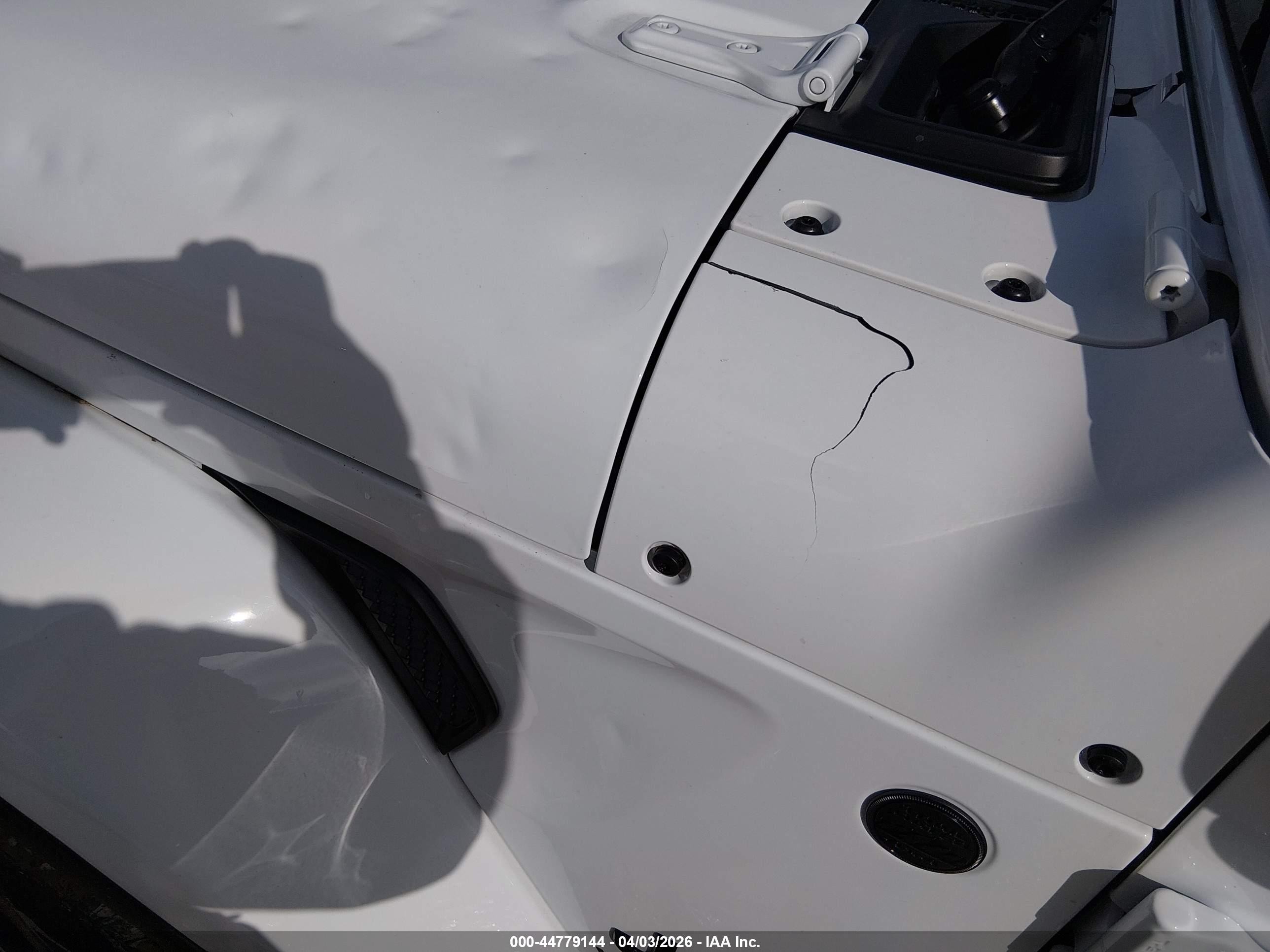2025 Jeep Wrangler 4-door Sahara 4x4 White vin: 1C4PJXEN2SW636573