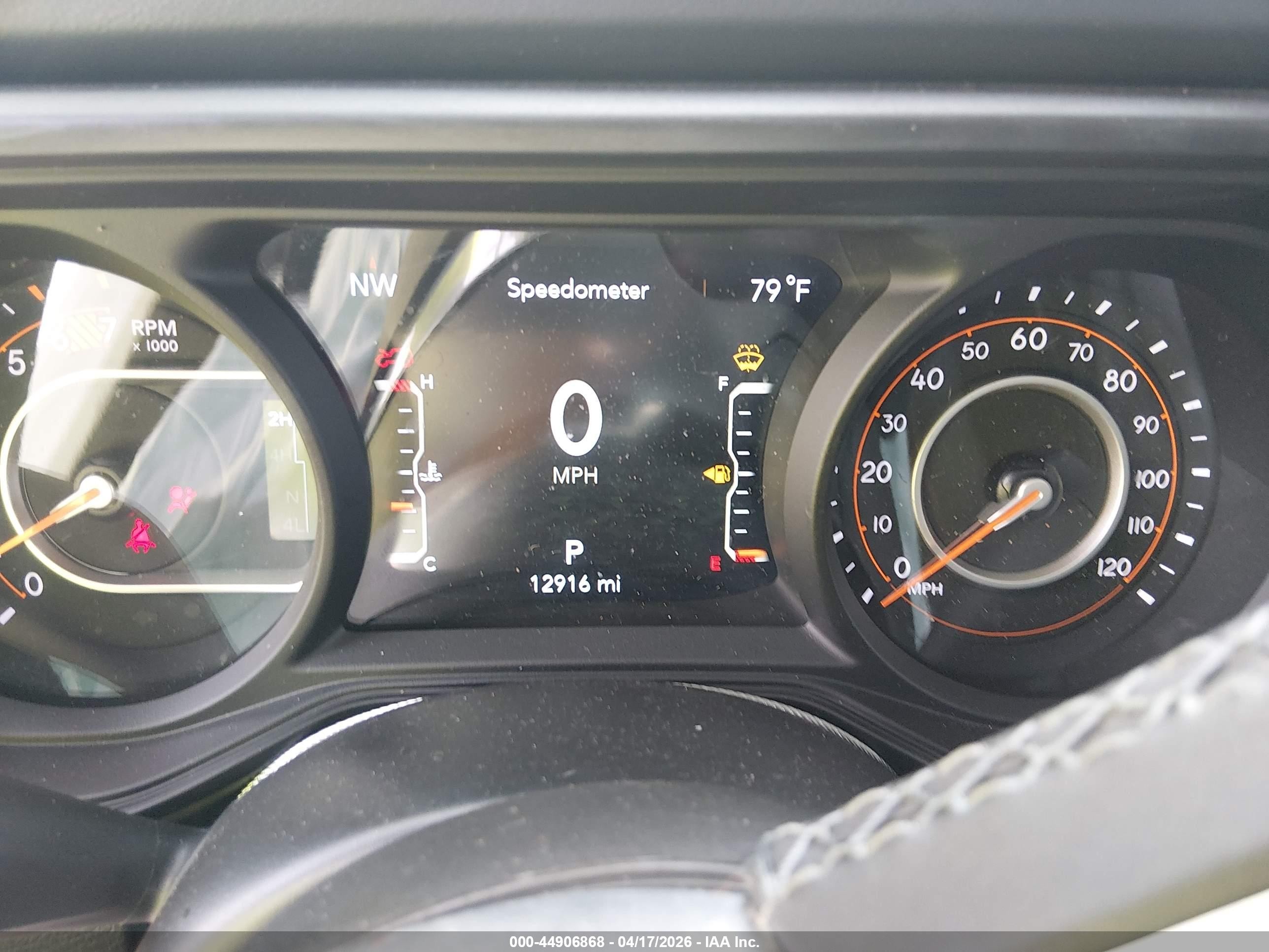 2026 Jeep Wrangler Sahara 4x4 Белый vin: 1C4PJXEN4TW179699