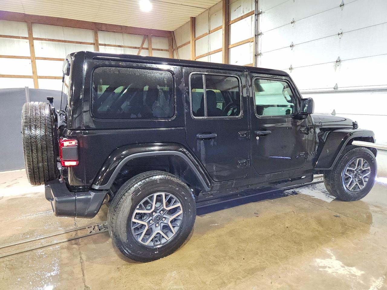 2026 Jeep Wrangler Sahara Black vin: 1C4PJXEN5TW235083