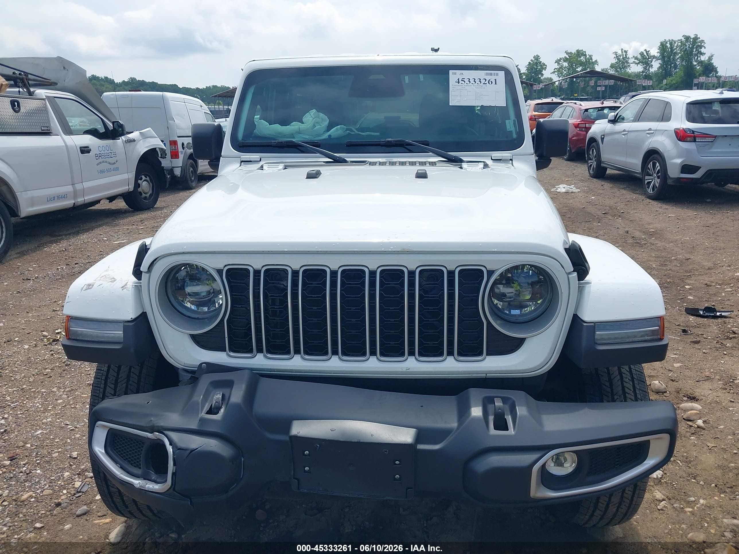 2025 Jeep Wrangler 4-door Sahara 4x4 Белый vin: 1C4PJXEN6SW598345
