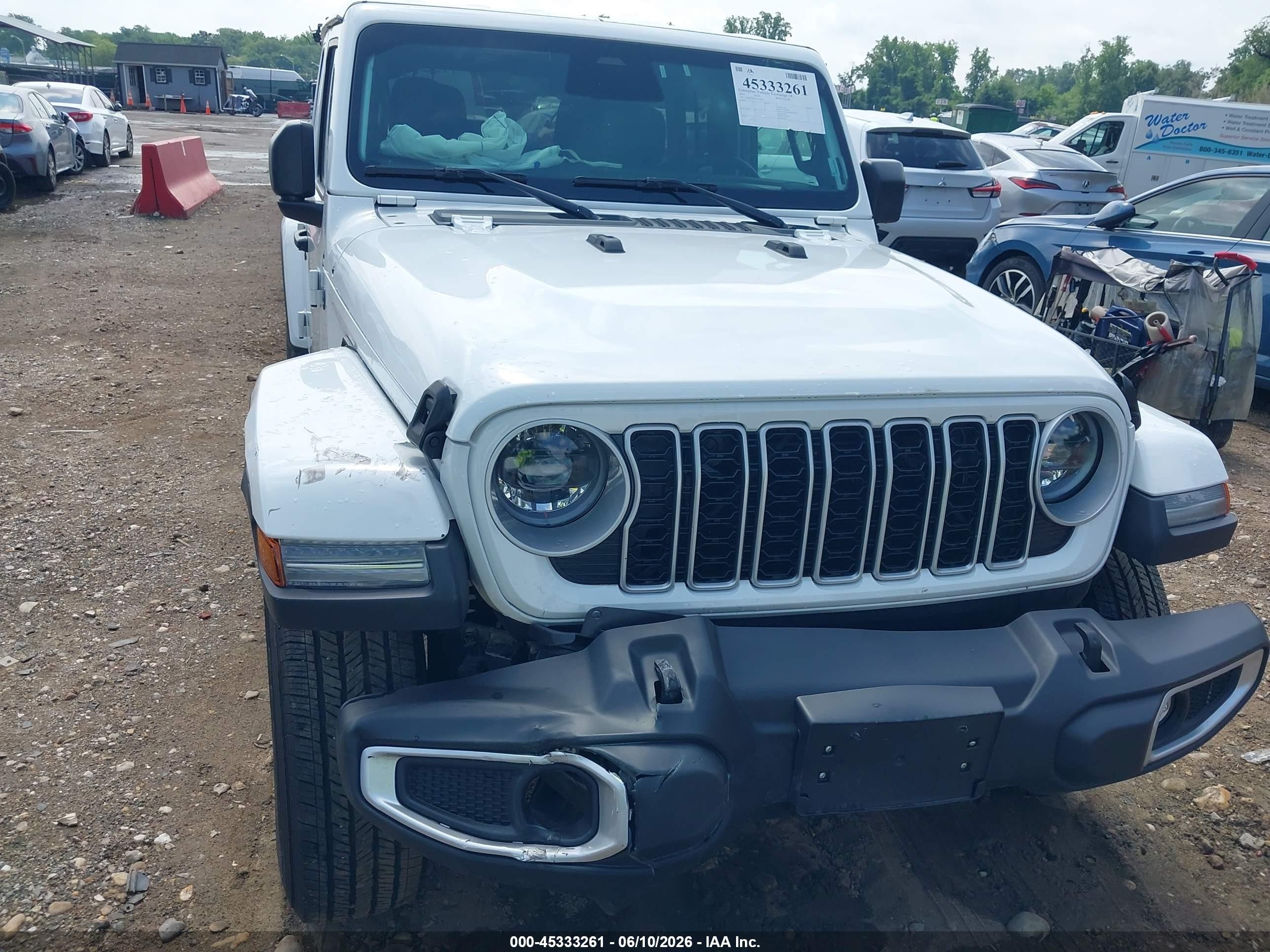 2025 Jeep Wrangler 4-door Sahara 4x4 Белый vin: 1C4PJXEN6SW598345