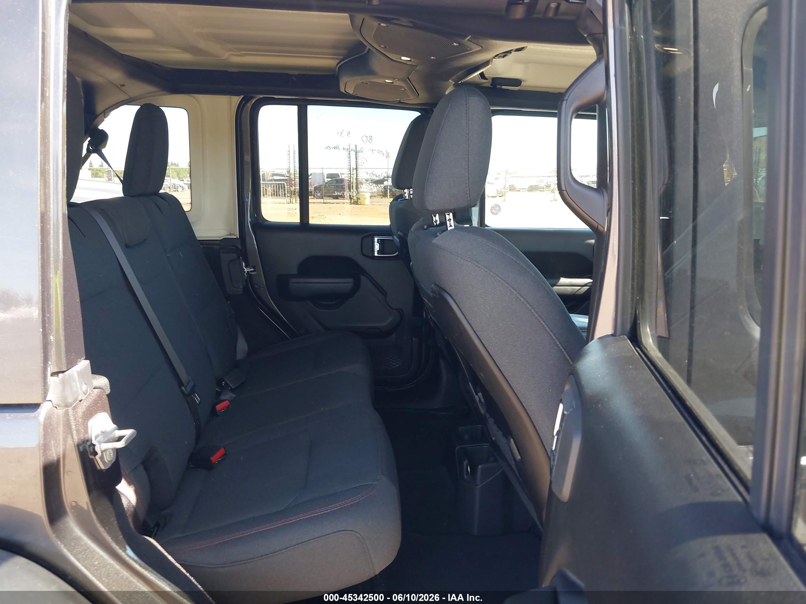 2025 Jeep Wrangler 4-door Rubicon 4x4 Gray vin: 1C4PJXFN7SW572691