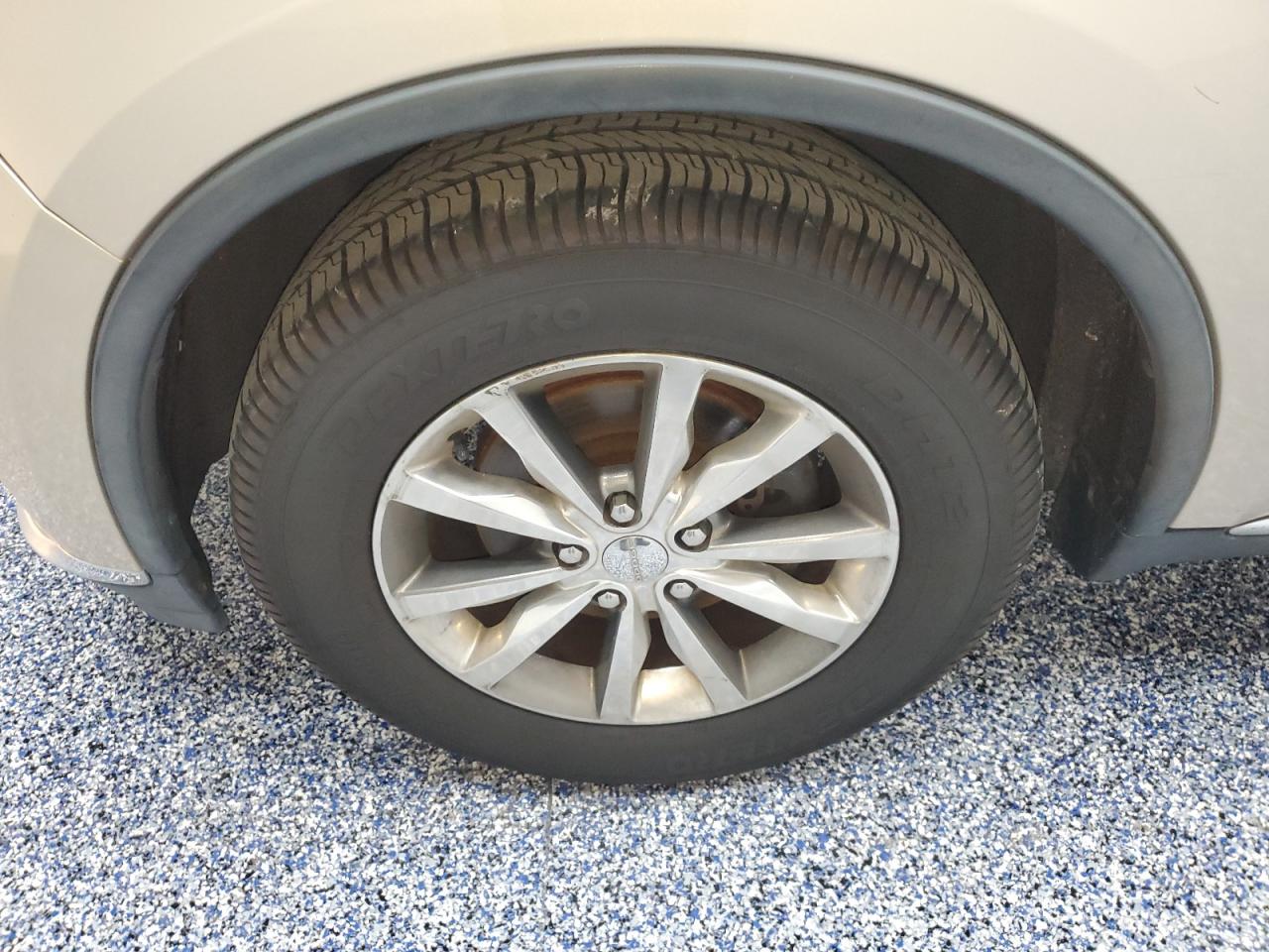 2014 Dodge Durango Limited Gold vin: 1C4RDHDG7EC520266 Damage: Left Front Wheel, Curb Rash, 6 To 7 Inches