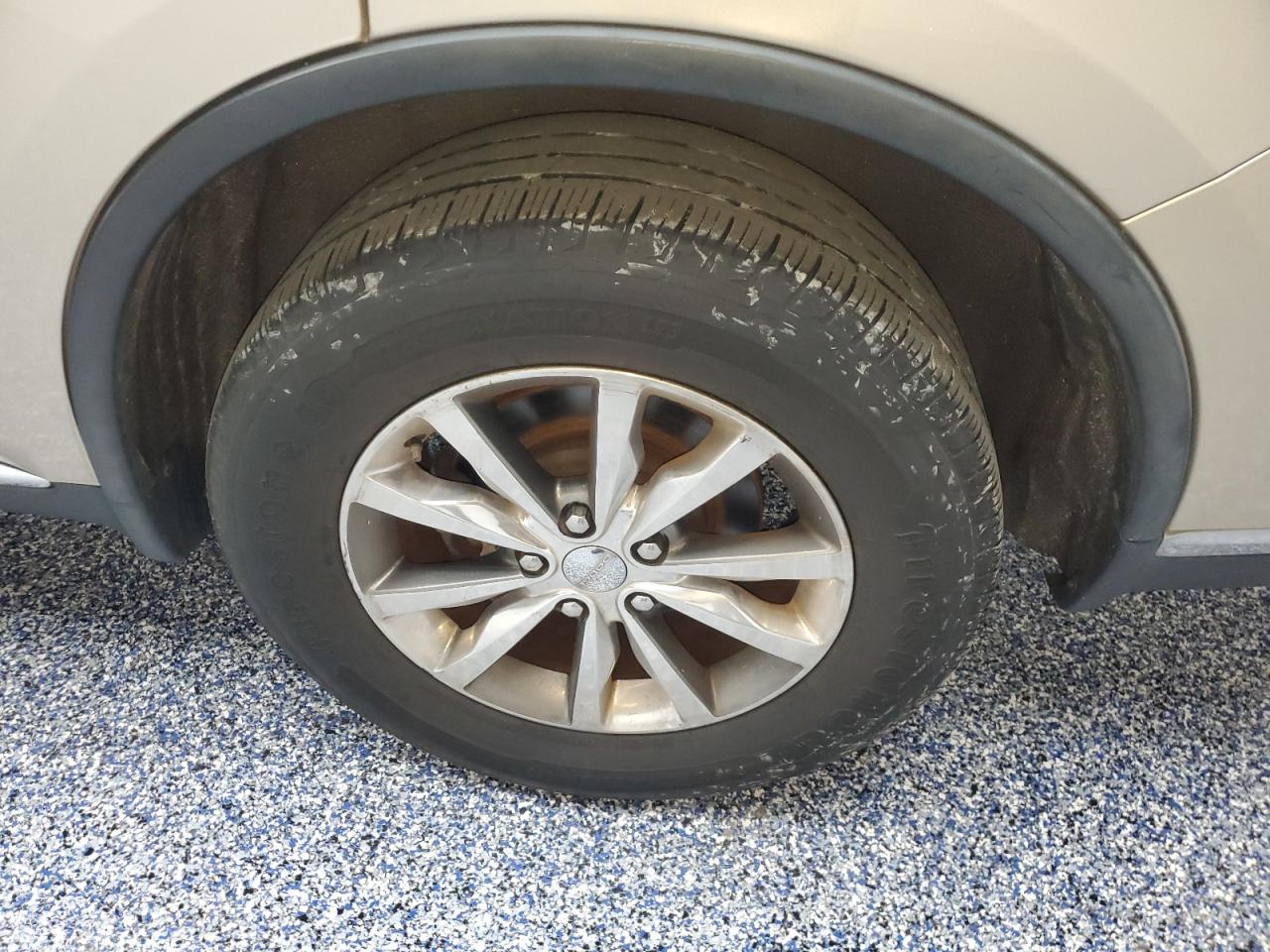 2014 Dodge Durango Limited Gold vin: 1C4RDHDG7EC520266 Damage: Left Rear Wheel, Curb Rash, 3 To 4 Inches