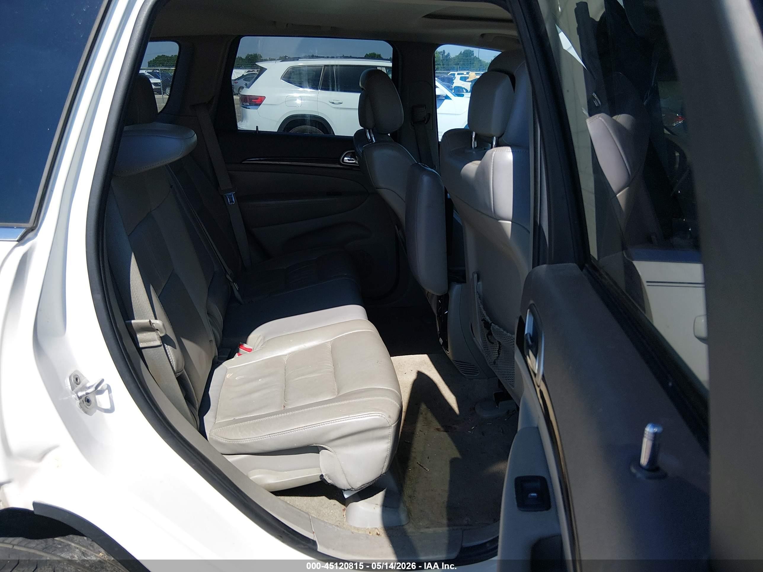 2012 Jeep Grand Cherokee Laredo Белый vin: 1C4RJEAG0CC355945