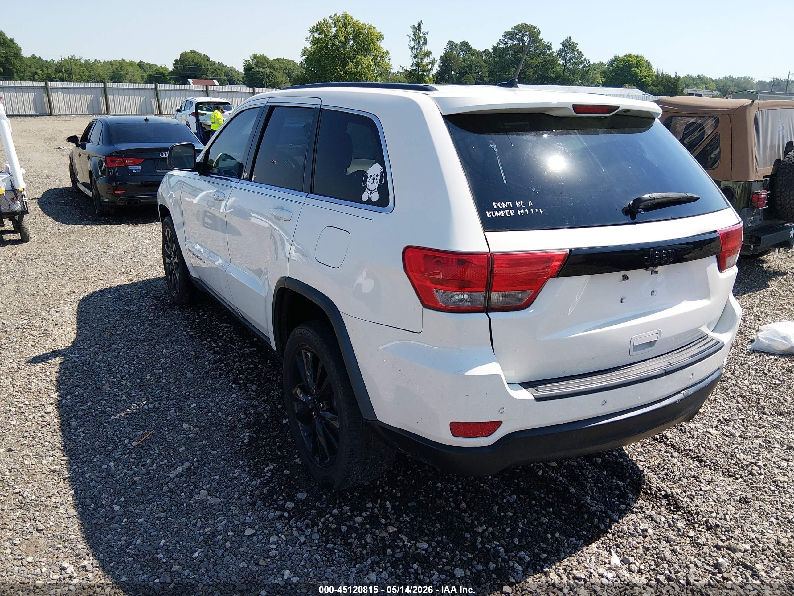 2012 Jeep Grand Cherokee Laredo Белый vin: 1C4RJEAG0CC355945