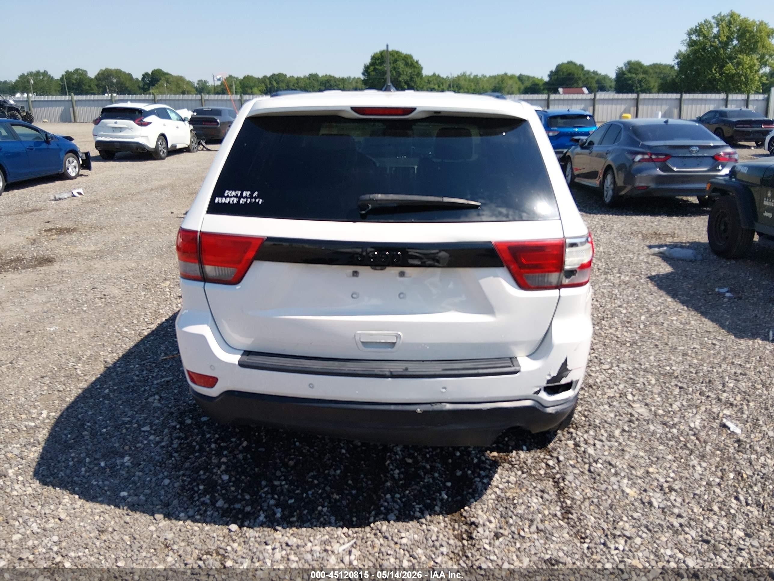 2012 Jeep Grand Cherokee Laredo Белый vin: 1C4RJEAG0CC355945