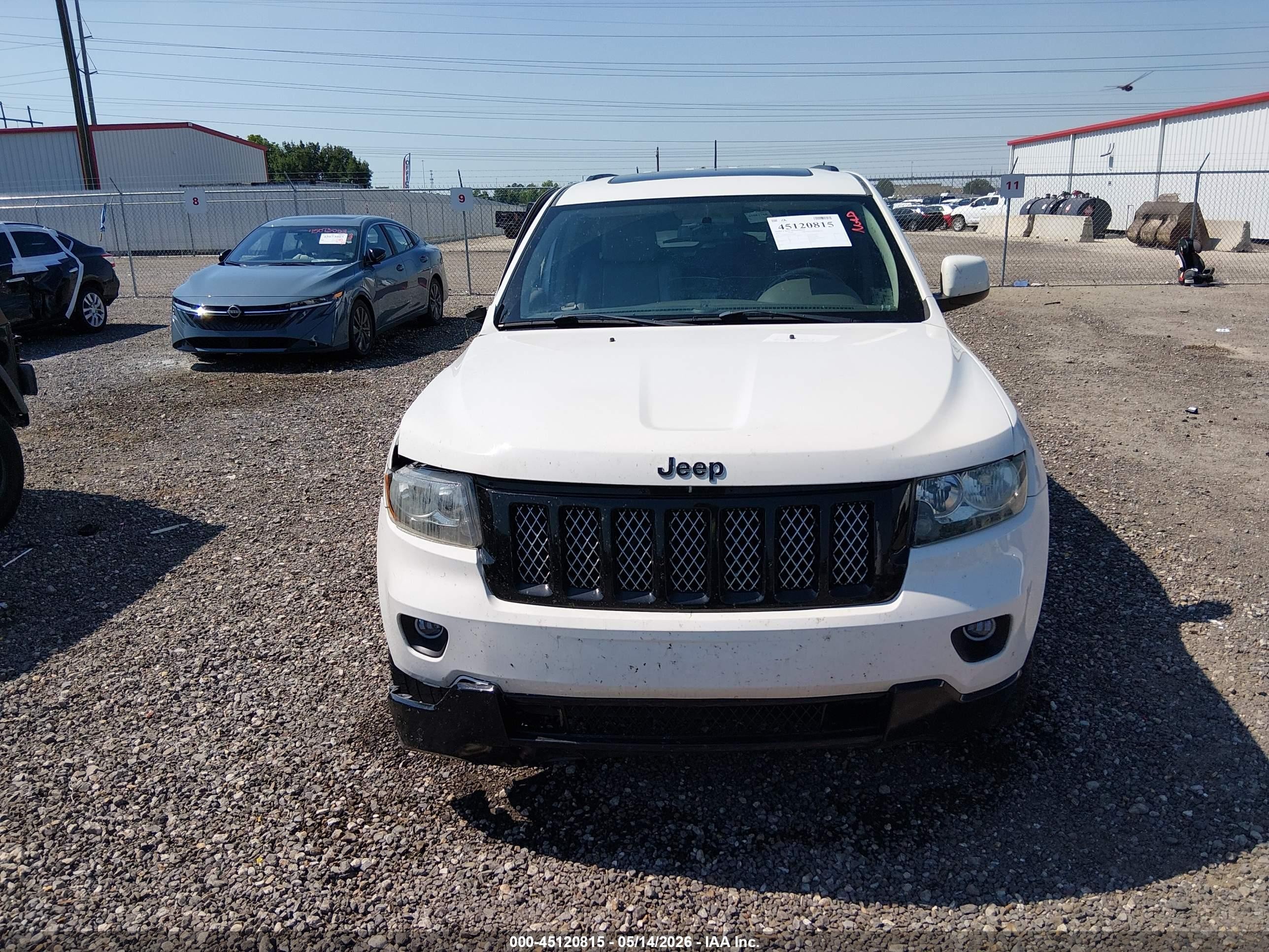 2012 Jeep Grand Cherokee Laredo Белый vin: 1C4RJEAG0CC355945