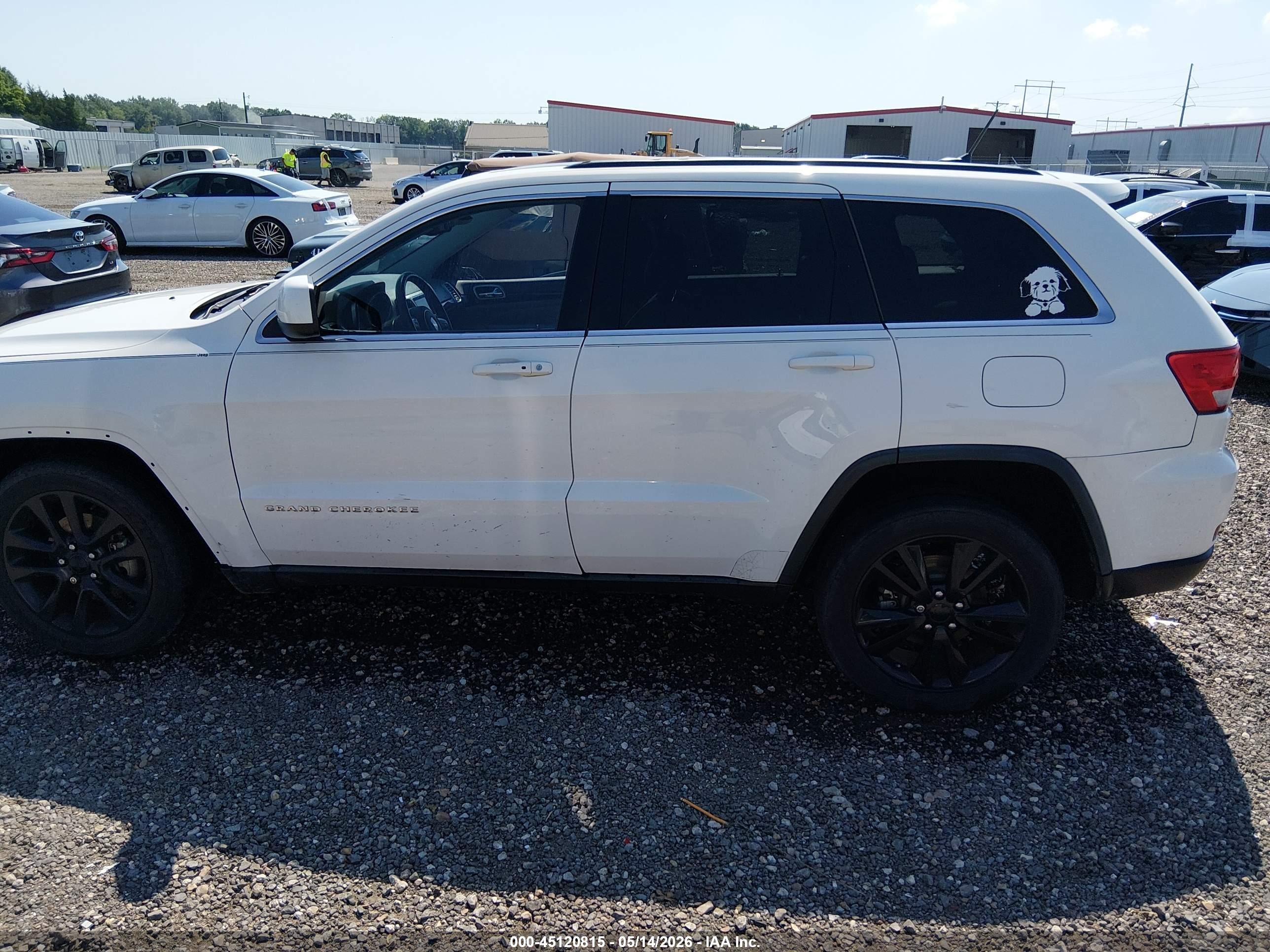 2012 Jeep Grand Cherokee Laredo Белый vin: 1C4RJEAG0CC355945