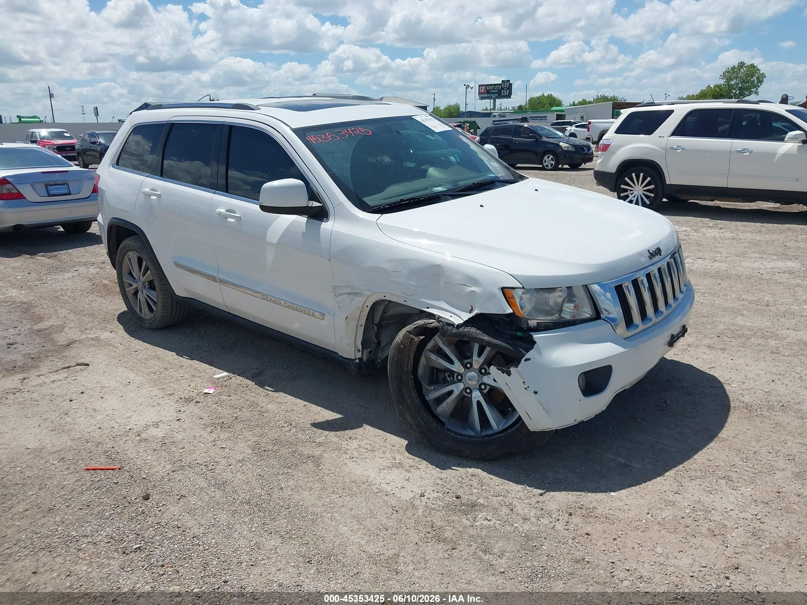 2013 Jeep Grand Cherokee Laredo White vin: 1C4RJEAG0DC520314